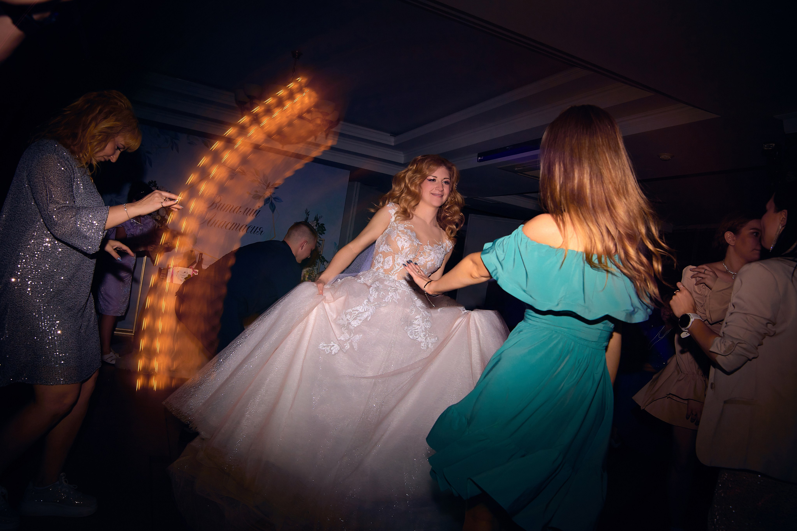 Свадебная фотосессия фотограф на свадьбу. Свадебный фотограф в Тольятти Жигулевске и Самаре Пономарев Евгений