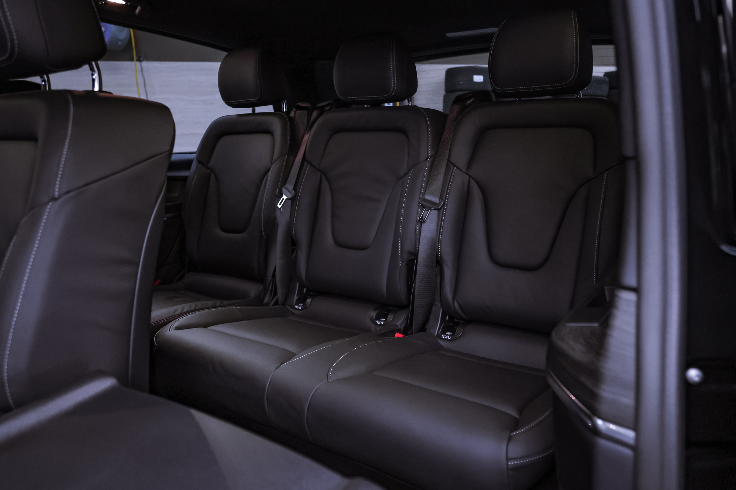 2024 MERCEDES BENZ V 300 d 4MATIC. Mixturecaptures