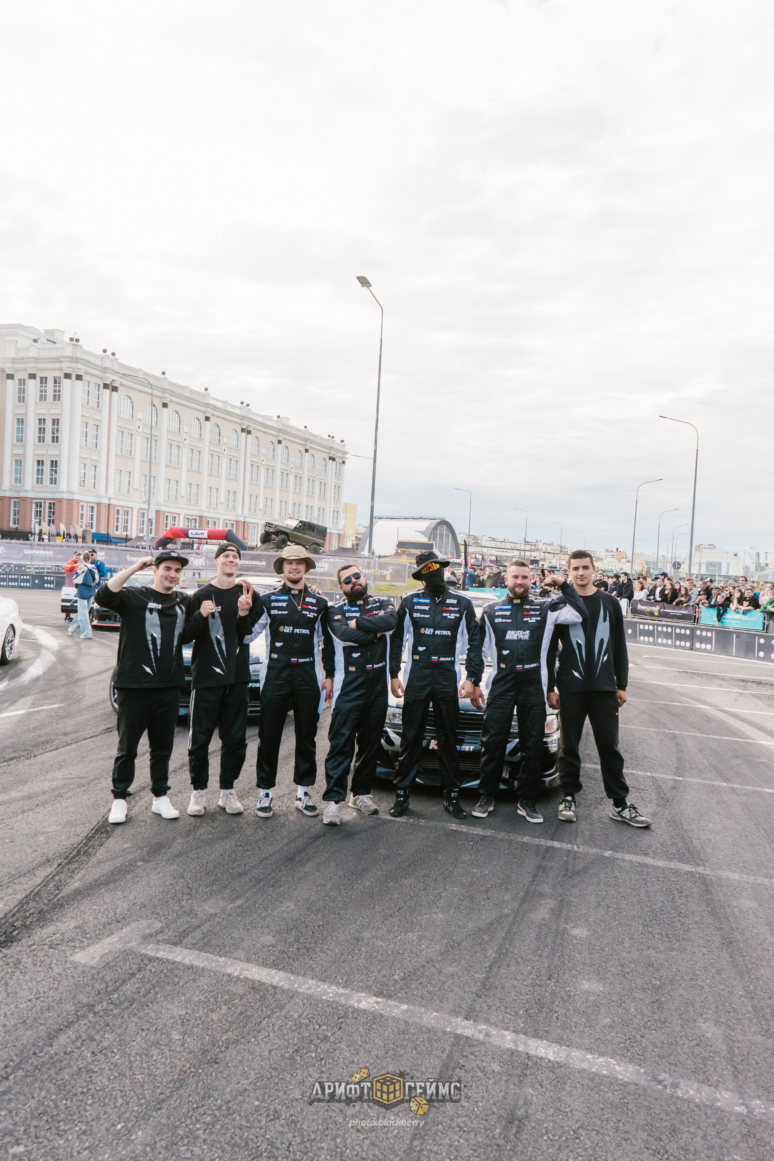 Авто-мероприятия. Люблю снимать не только эмоции людей, но и автомобили.Живу в Челябинске, ну и конечно как же без путешествий по городам