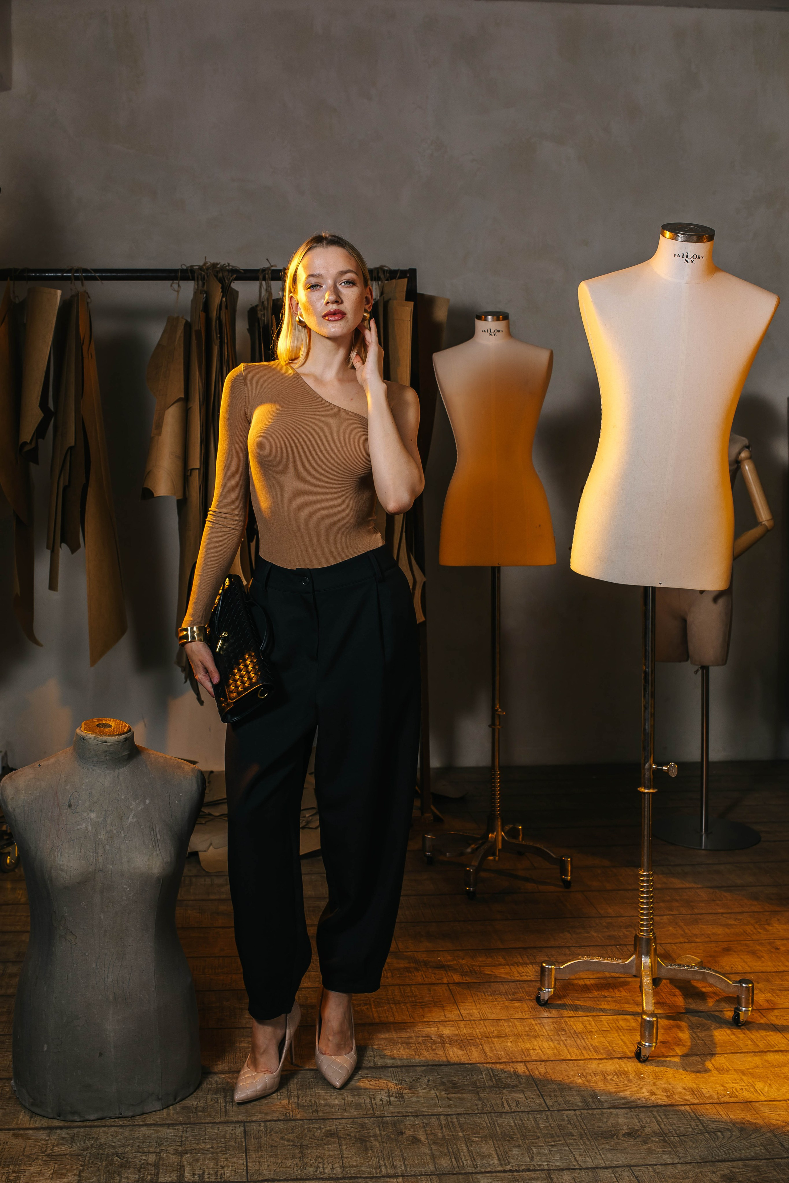 Реклама Брюк. Профессиональный фотограф