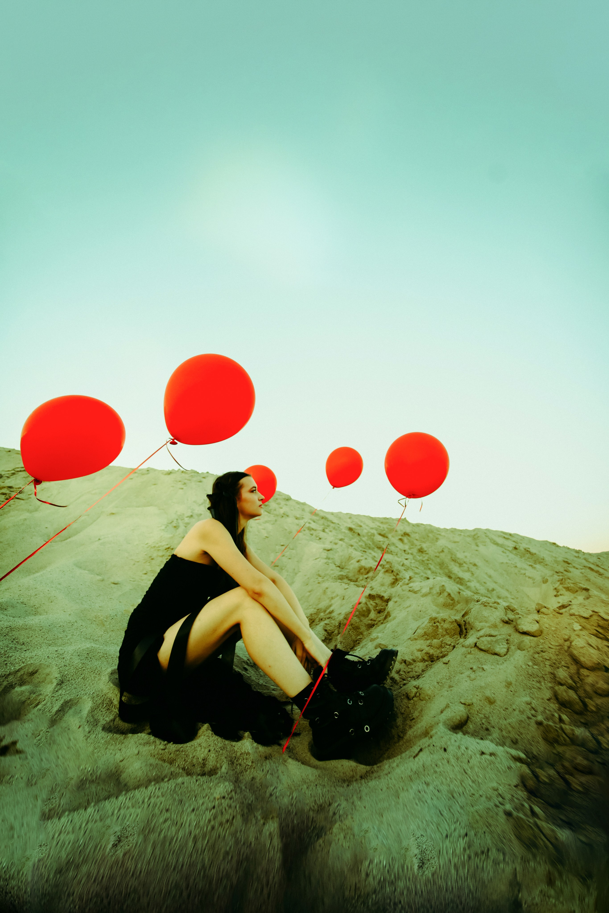 RED BUBBLES. Sun Betty — кинофотограф Элизабет