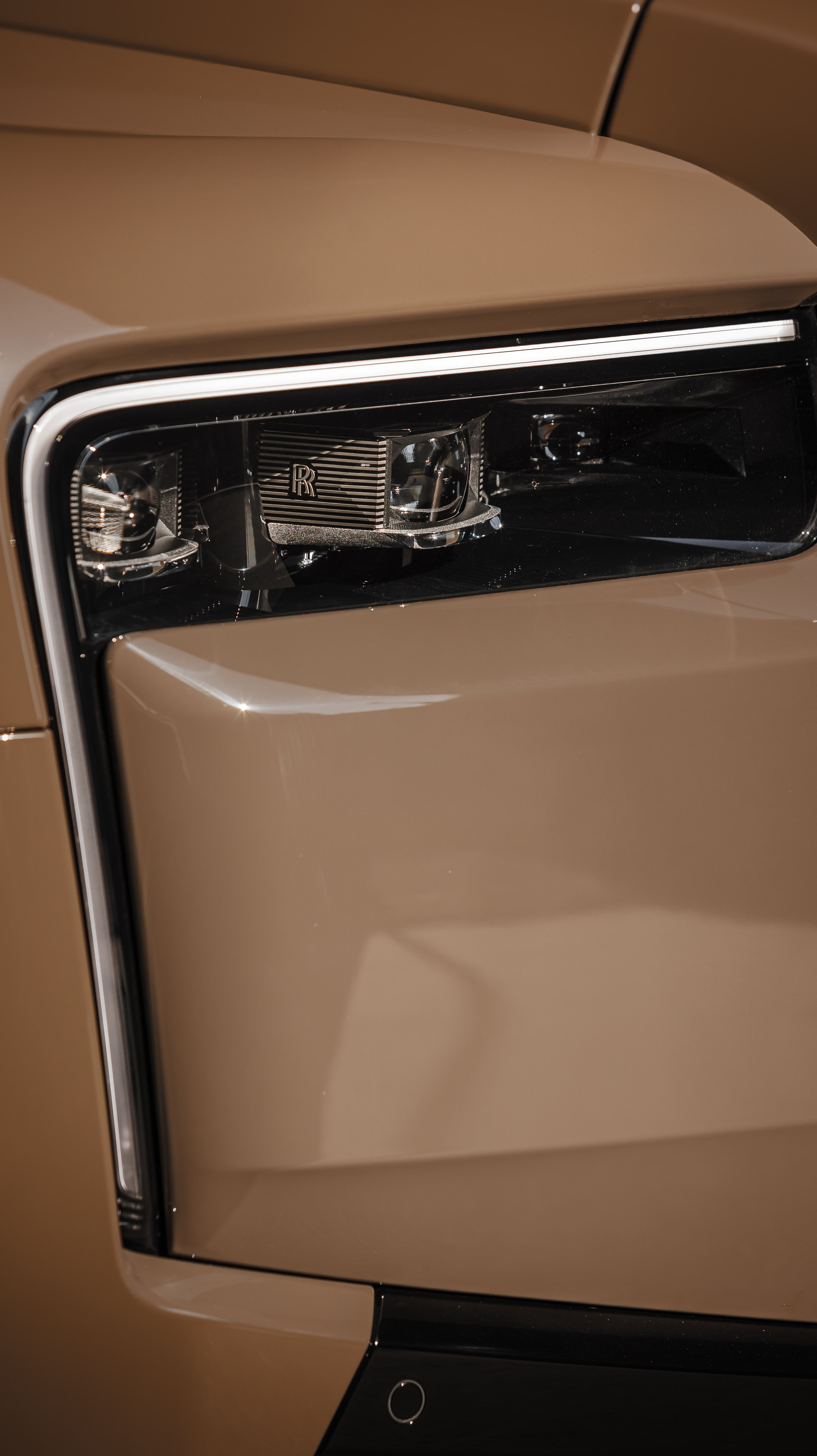 Luxury Car Photography in Dubai — Rolls-Royce Photoshoot. Evgen Yatsenko — Photographer in Dubai