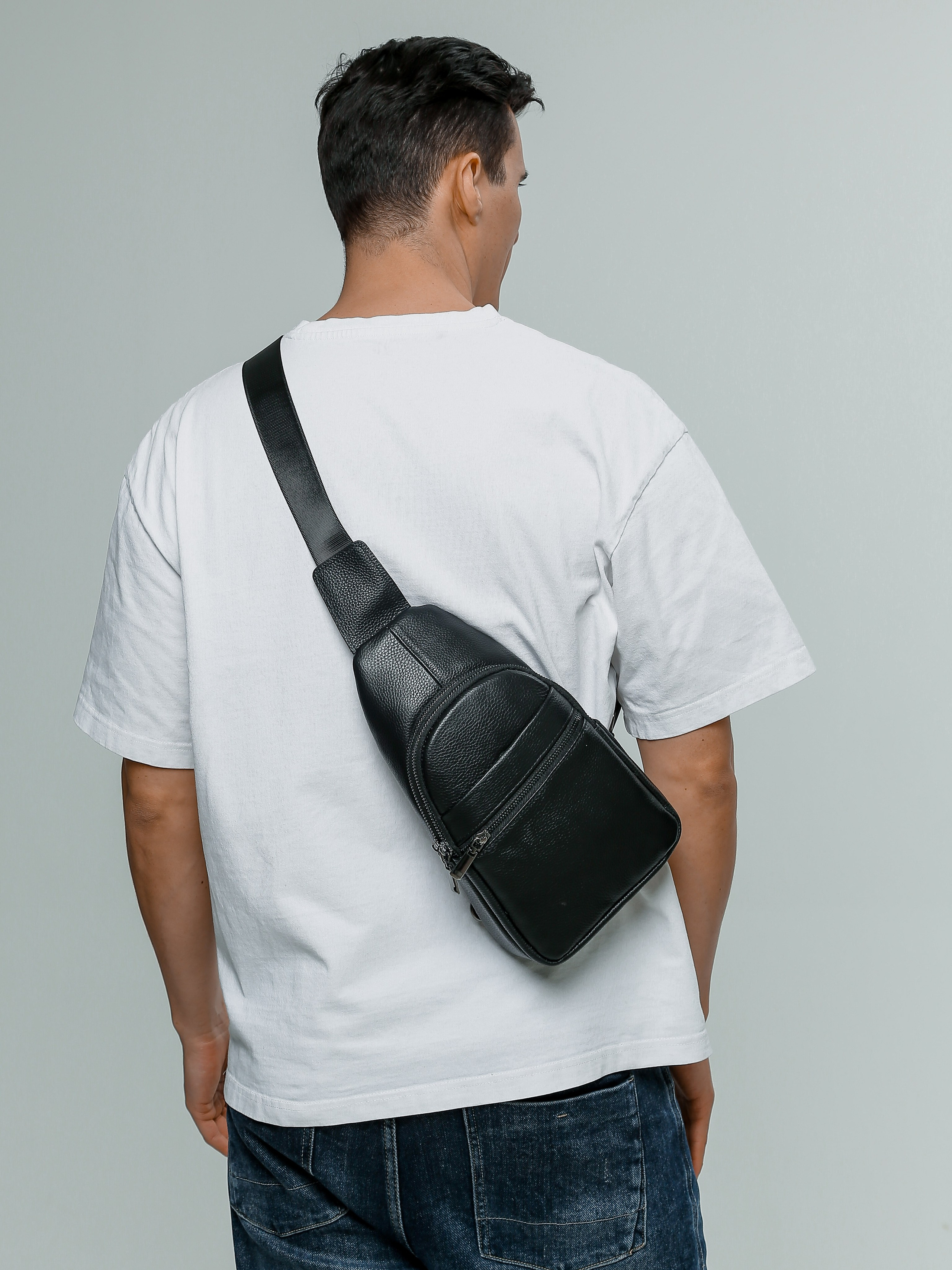 Коммерческая фотосессия мужских сумок для маркетплейсов и социальных сетей. Fashion фотограф в Санкт-Петербурге Савинова Ирина