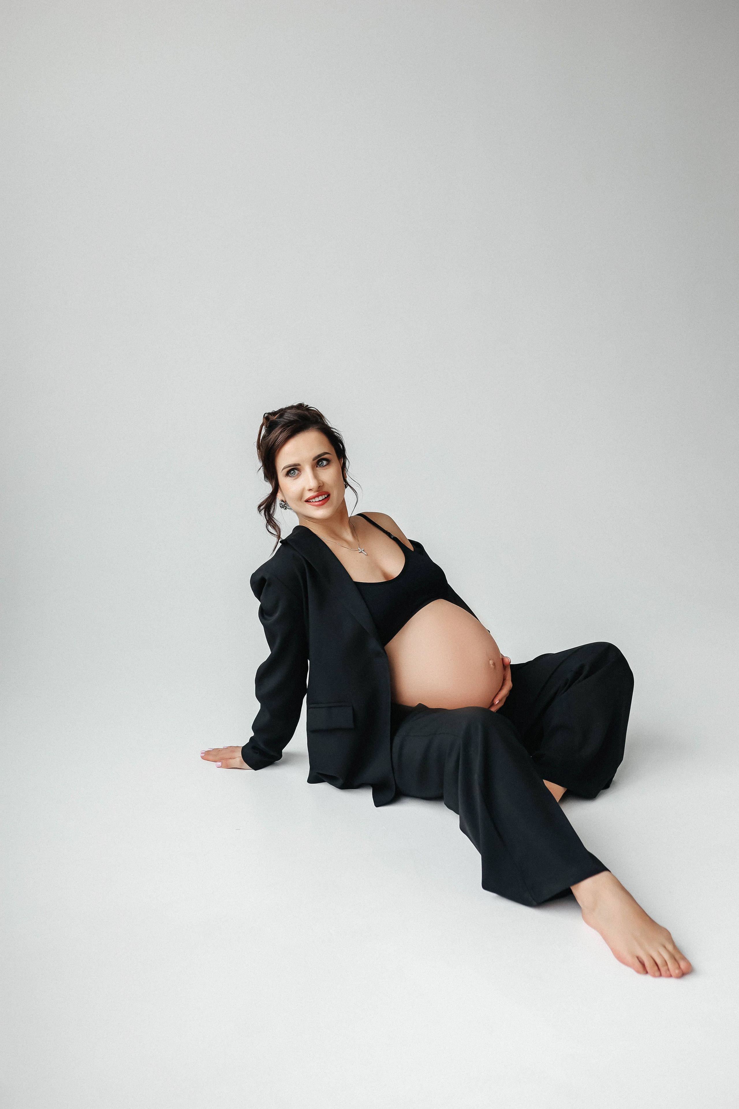 Фотосессия беременности в Москве в студии. Свадебный и семейный фотограф в Москве