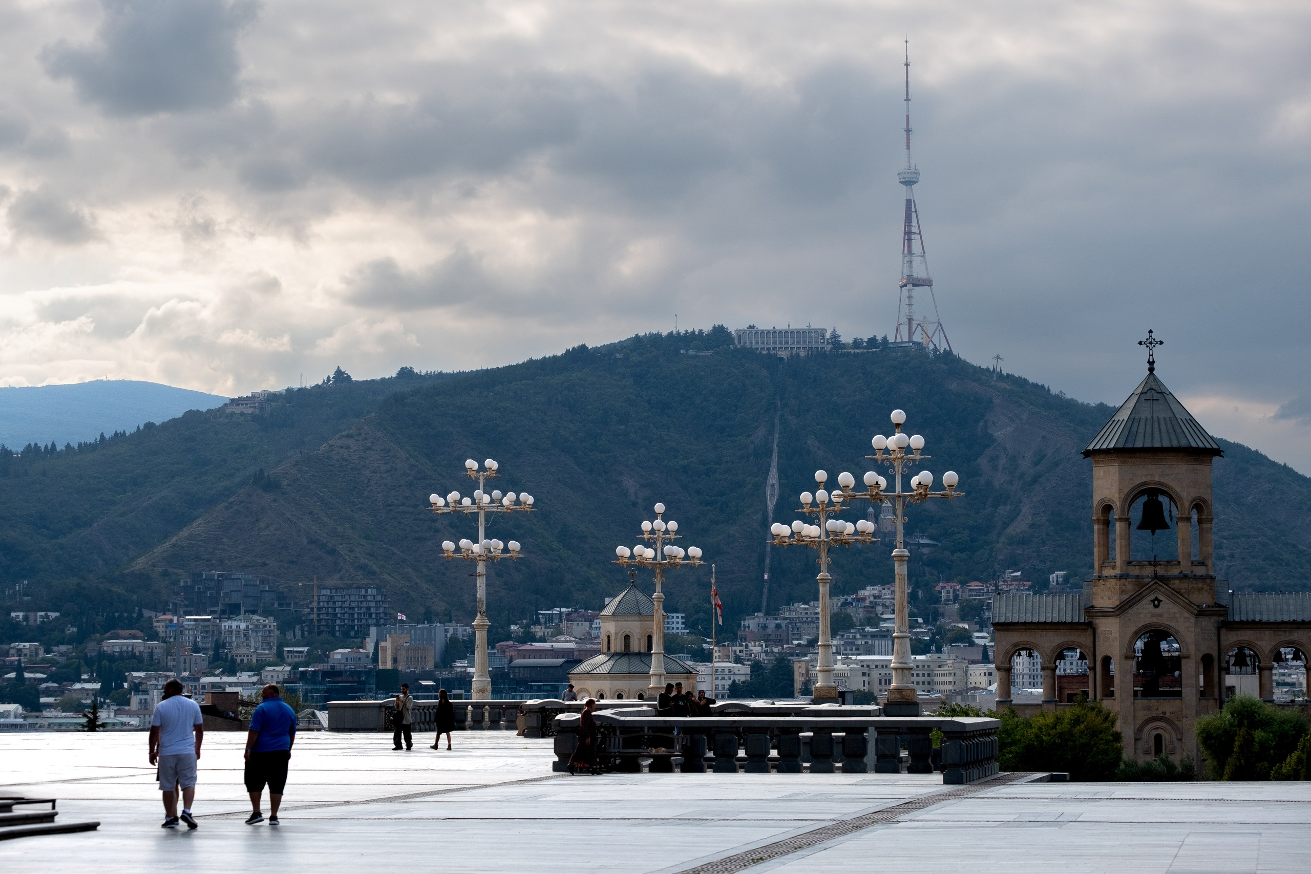 ТБИЛИСИ. ПОБУДЬ ЗДЕСЬ И ЦЕЛЕЕ БУДЕТ ЭТОТ МИР