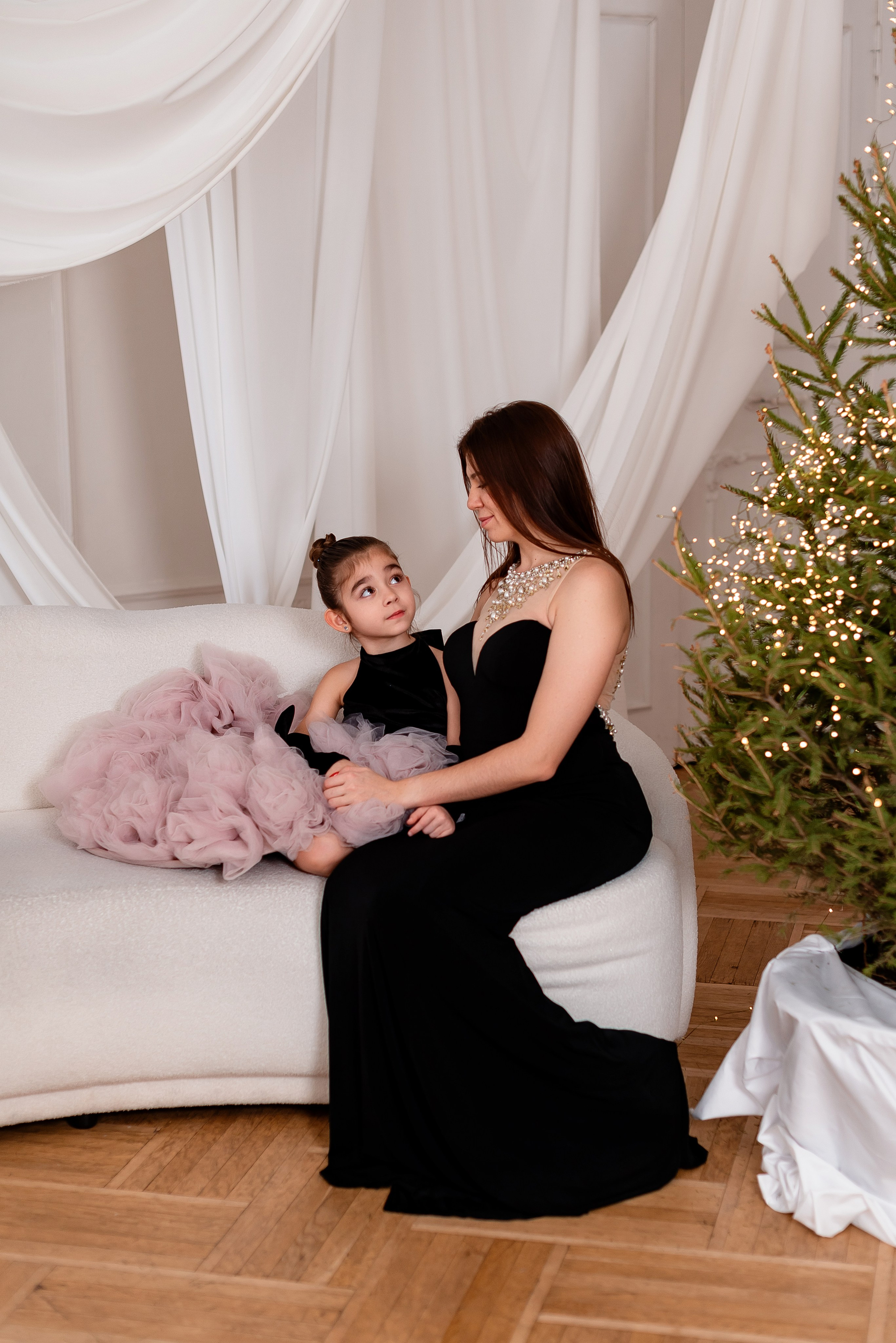 Юля и Варя Новогодняя. Фотограф Татьяна Иванчикова