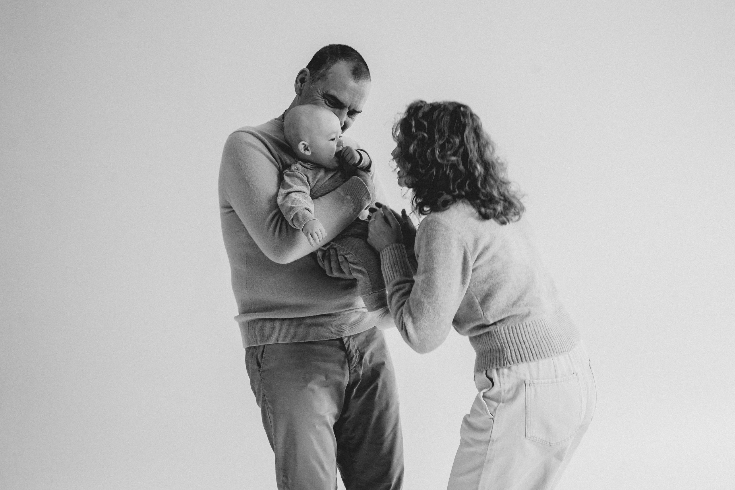 Семейная фотосессия в студии. Семейный и женский фотограф в Краснодаре Анастасия Приймак