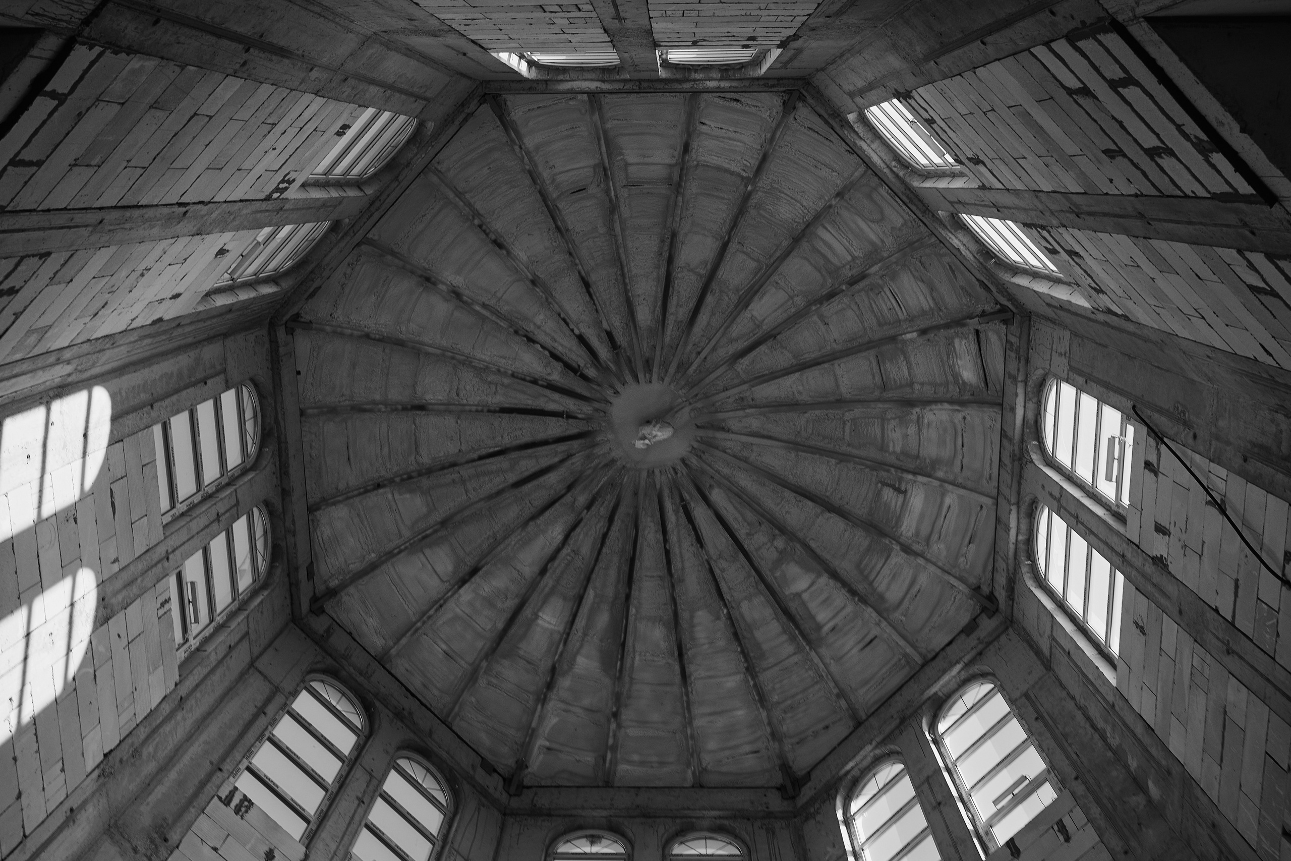 Храм во имя святого праведного Иоанна Кронштадтского. Репортажный и портретный фотограф в Санкт-Петербурге Филипп Линзин