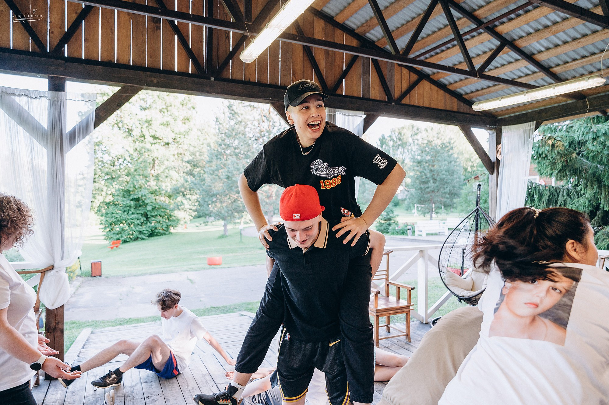 Школьный фотограф в Дубне Талдоме Кимрах. Свадебный фотограф в Дубне Алексей Фонарёв