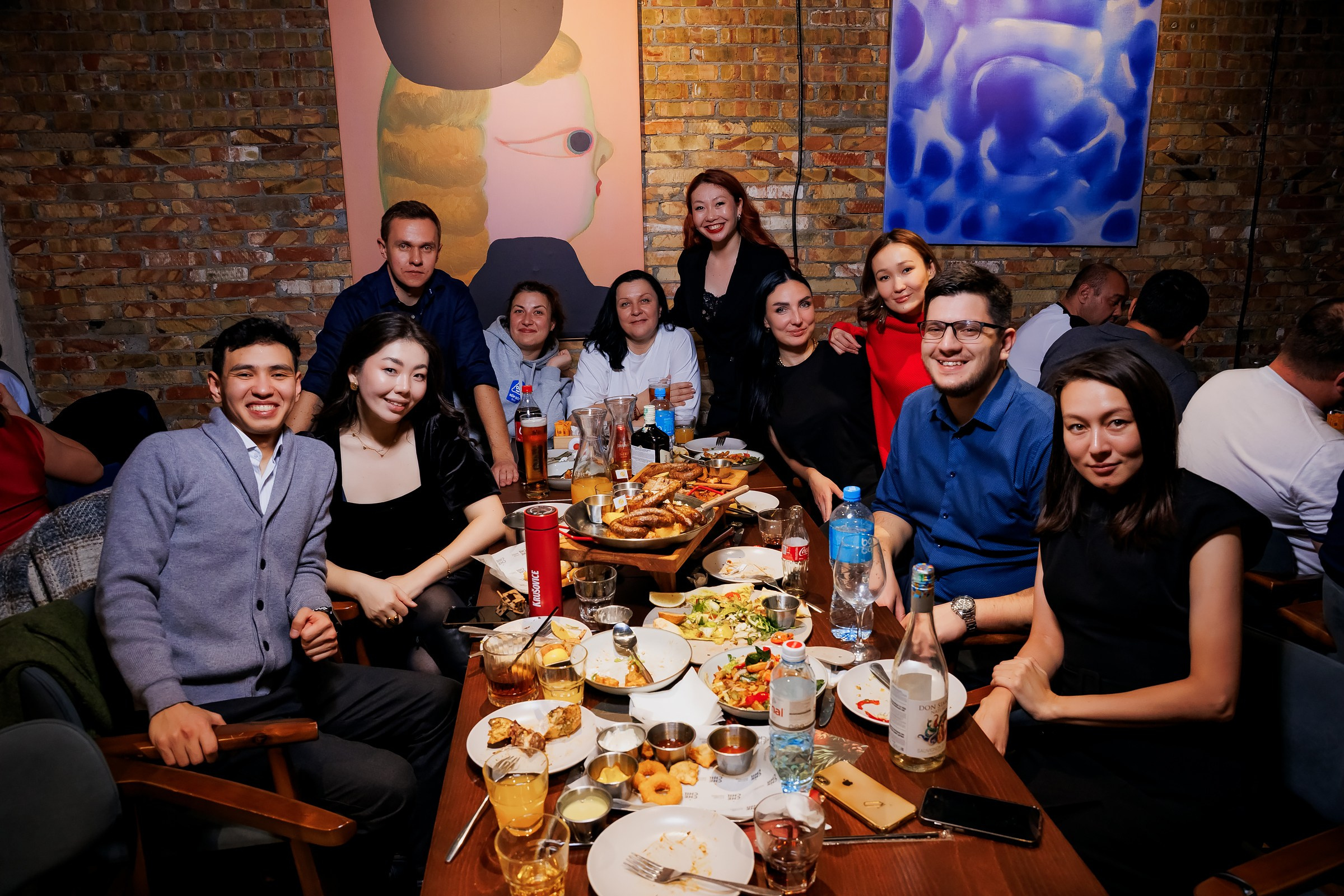 Chechil Pub на Жарокова-Chechil Жарокова. Репортажный фотограф в Алматы Каюпов Сержан