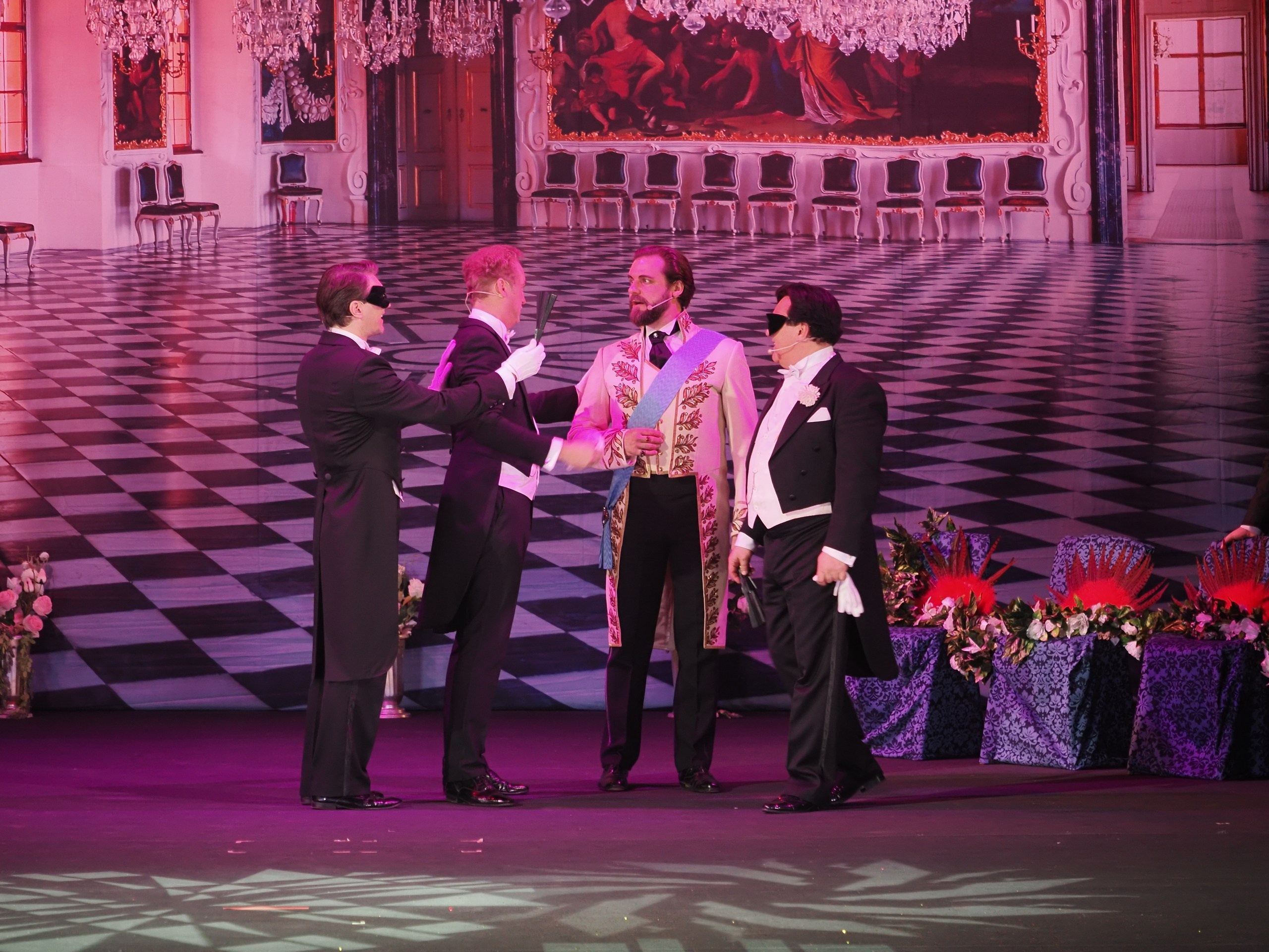 «БУФФ-ПАРАДИЗ» Летучая мышь (в Нск). Портретный и спортивный фотограф в Новосибирске и Твери Кононов Алексей