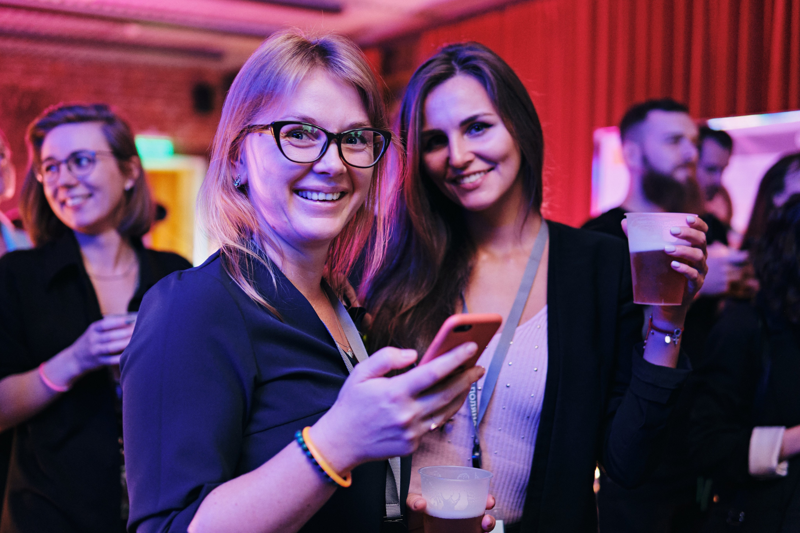 Фотограф на корпоратив в СПб. Семейные и свадебные фотосессии в СПб, в студии, на улице, на природе