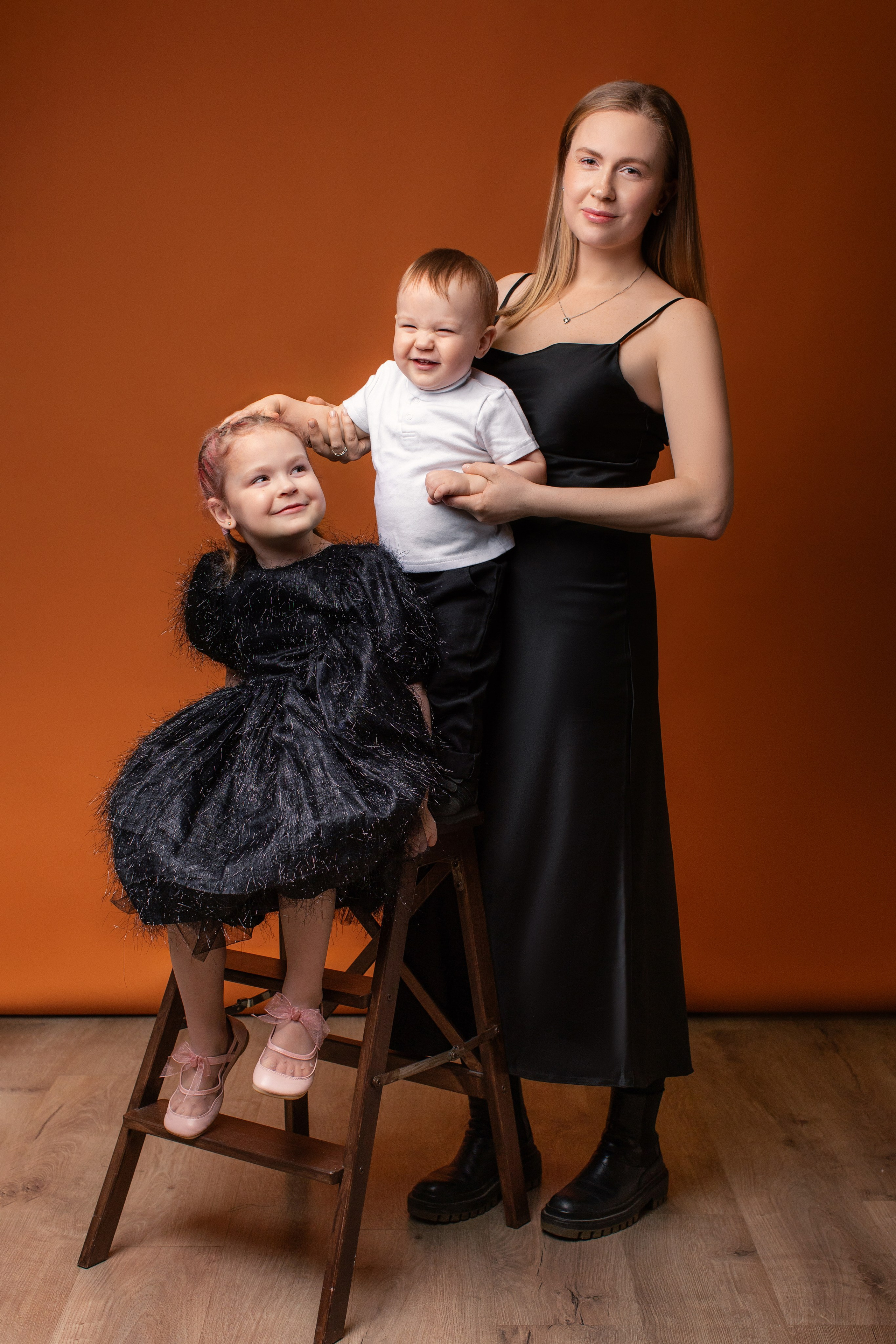 Кадры с родителями. Фотограф новорожденных, семейный фотограф в Санкт-Петербурге