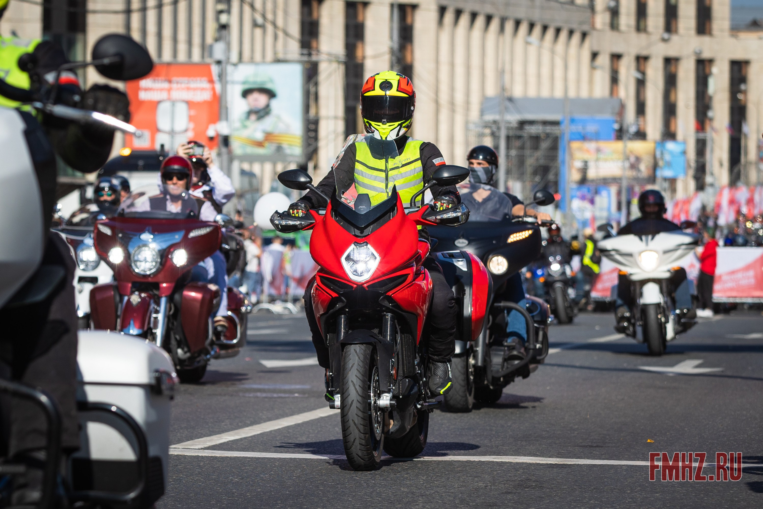 Закрытие Мотосезона 2023 на проспекте Академика Сахарова. Фотограф Владимир Охрименко