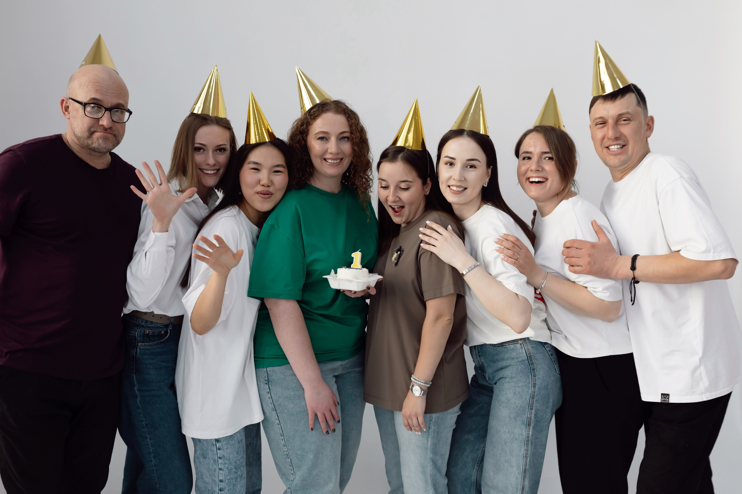 Групповая фотосессия благотворительного проекта в 23 Studio. Интерьерный, предметный и контент фотограф в Иркутске Наталья Карпова