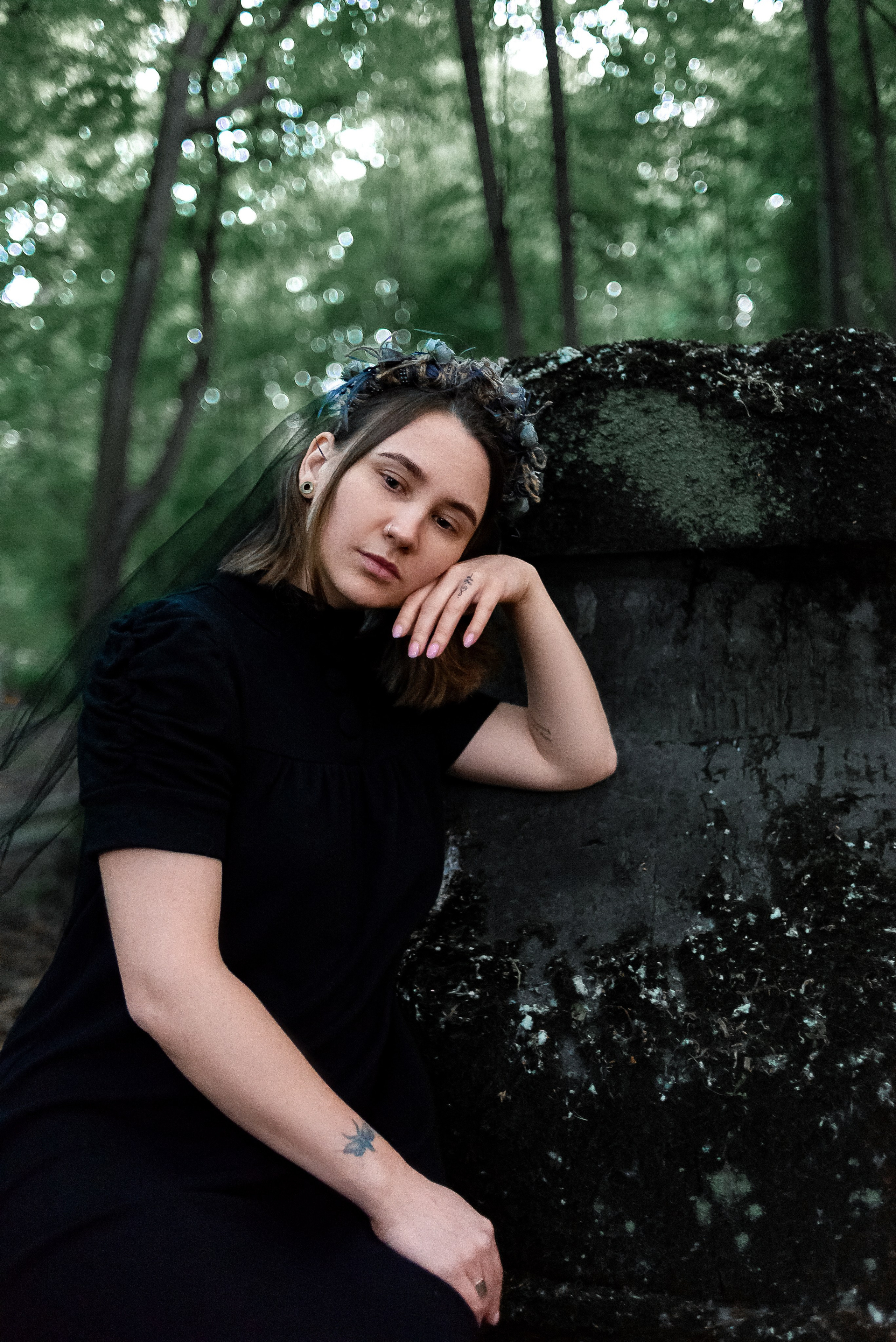 Аня.Cemetery. Фотограф в Санкт-Петербурге. Диана Шкутова