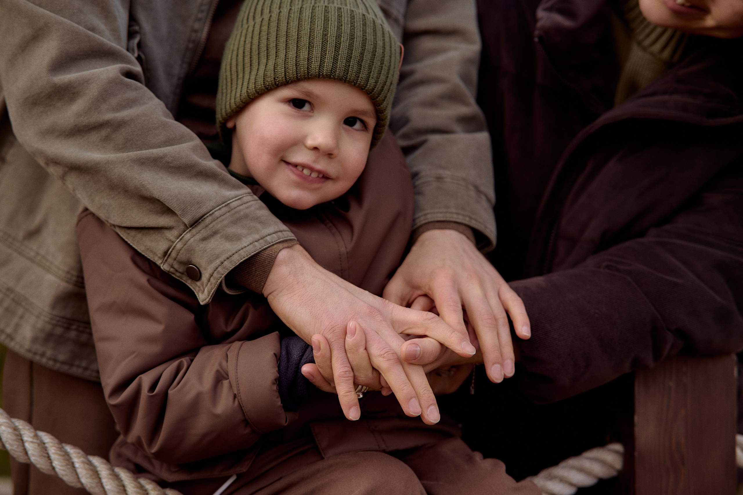 Вова, Юля и Максим в осеннем парке. Семейный и свадебный lifestyle-фотограф в Москве Мария Петрова