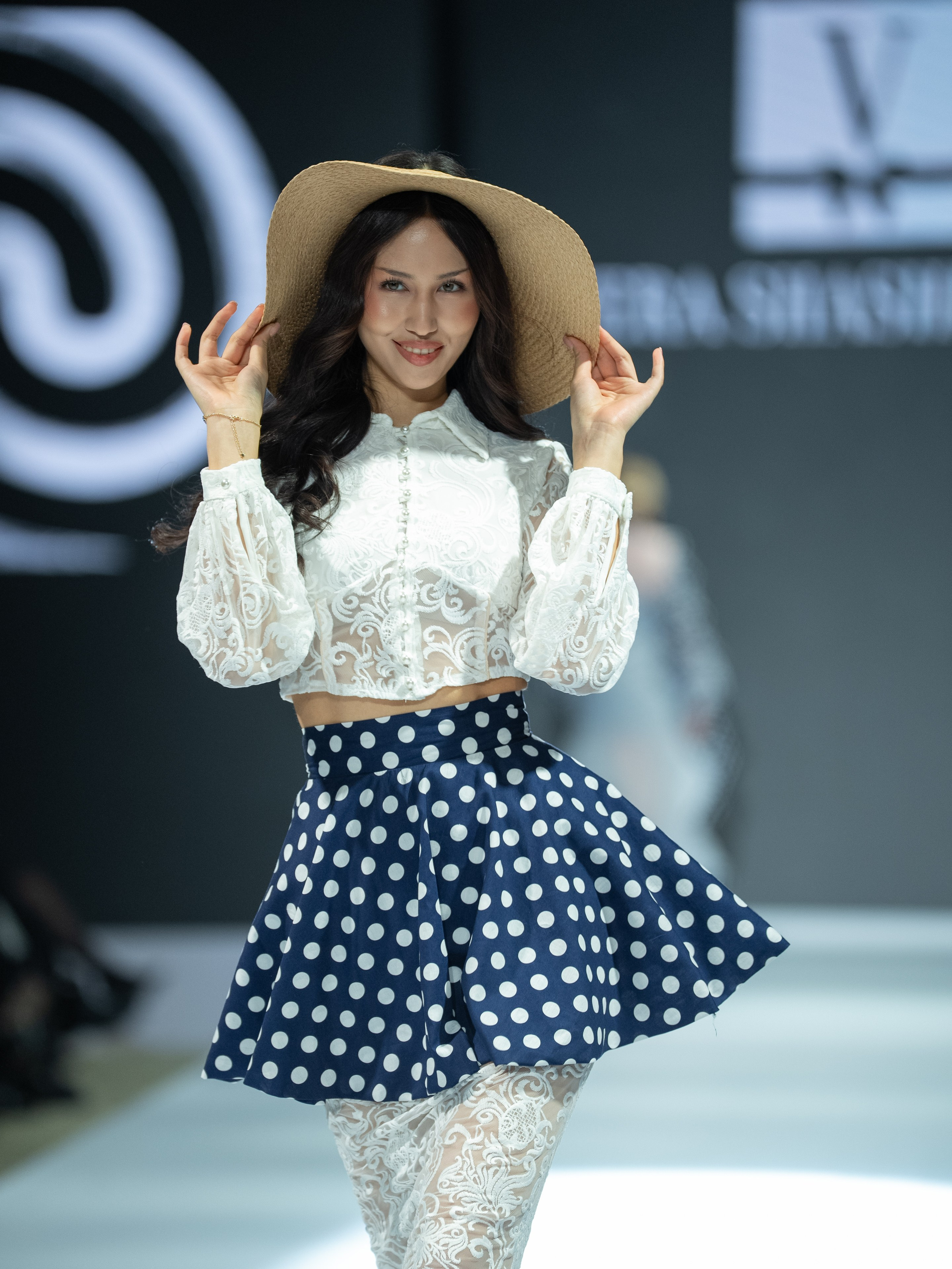 EURASIAN FASHION WEEK Vera Shasherina. Сайт Алматинского НЮ АРТ, будуар и фэшн фотографа Дениса Карпенко