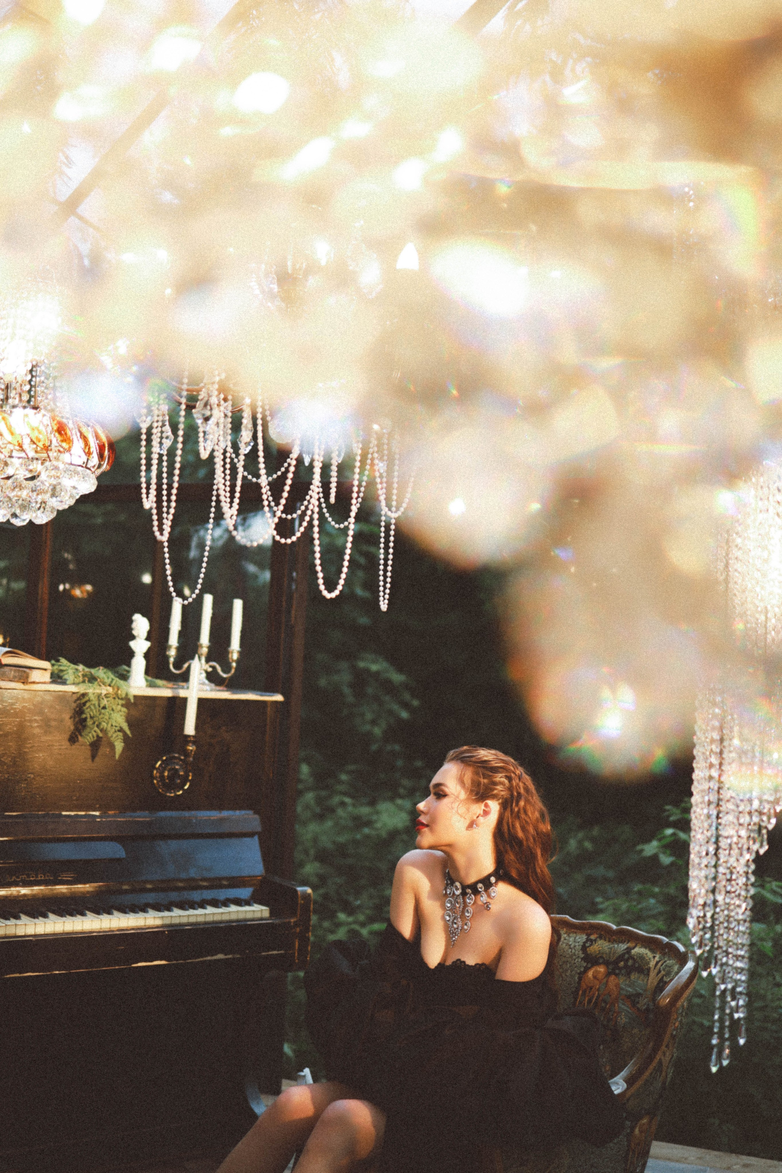 Фотосессия на веранде с большими люстрами. Иванова Ирина Свадебный и семейный фотограф г. Уфа