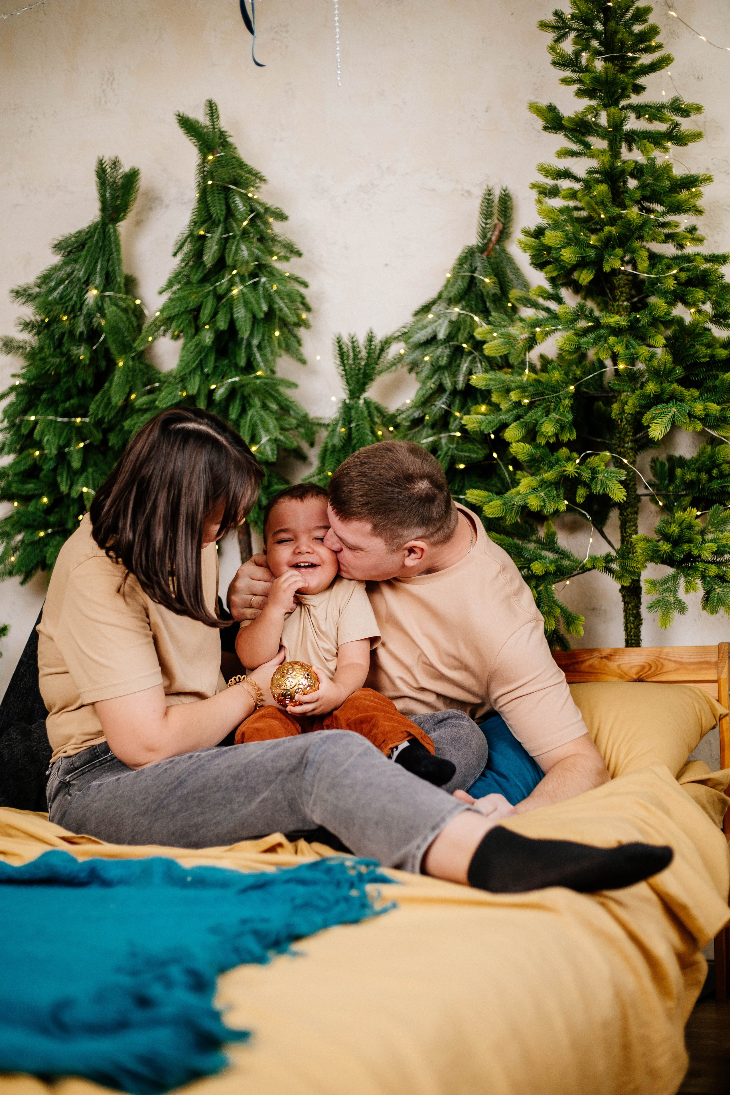 Лев с семьей. Рыжова Тамара