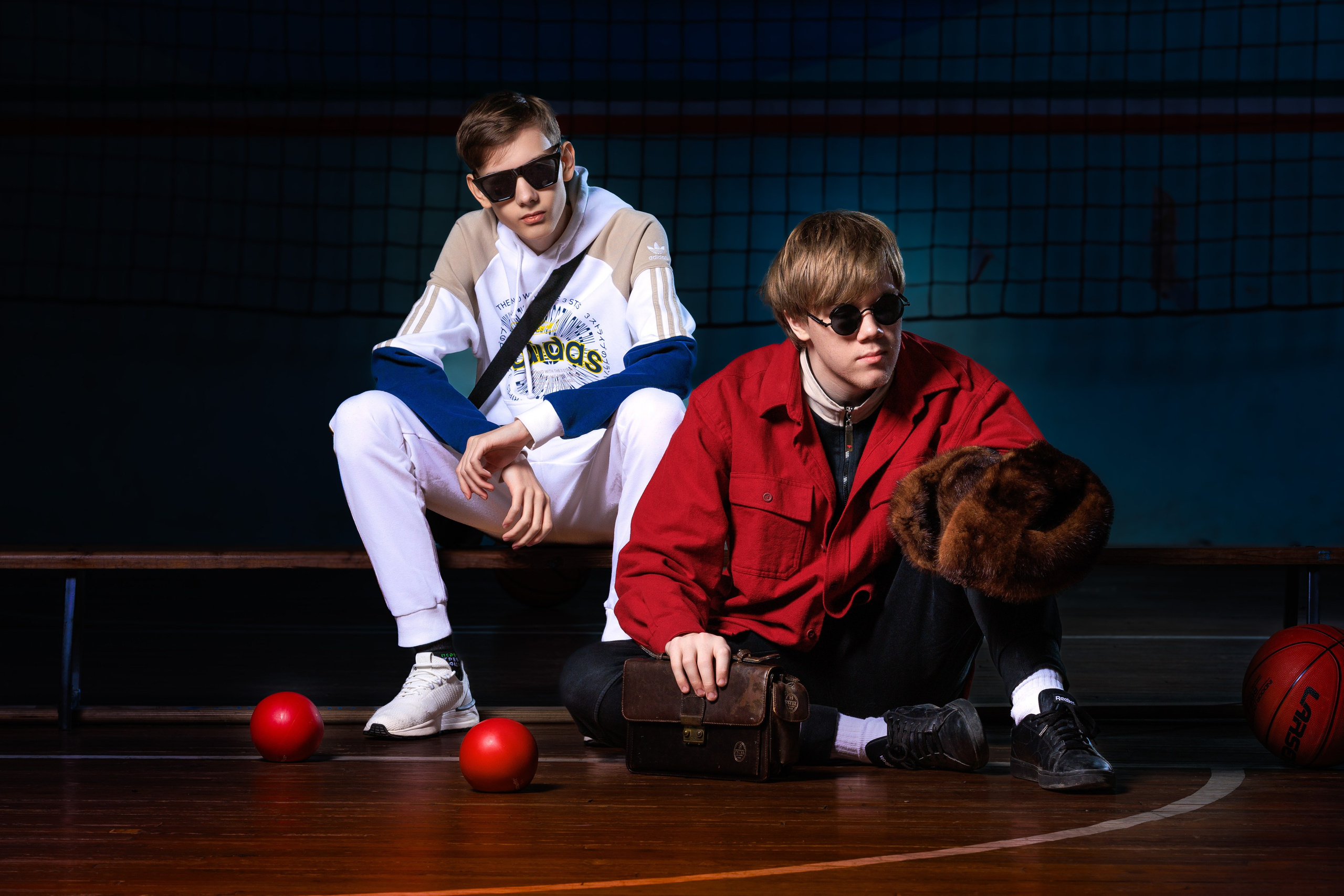 Смотреть фотки в спортзале. Выпускные альбомы Геленджик, Новороссийск, Краснодар, Туапсе