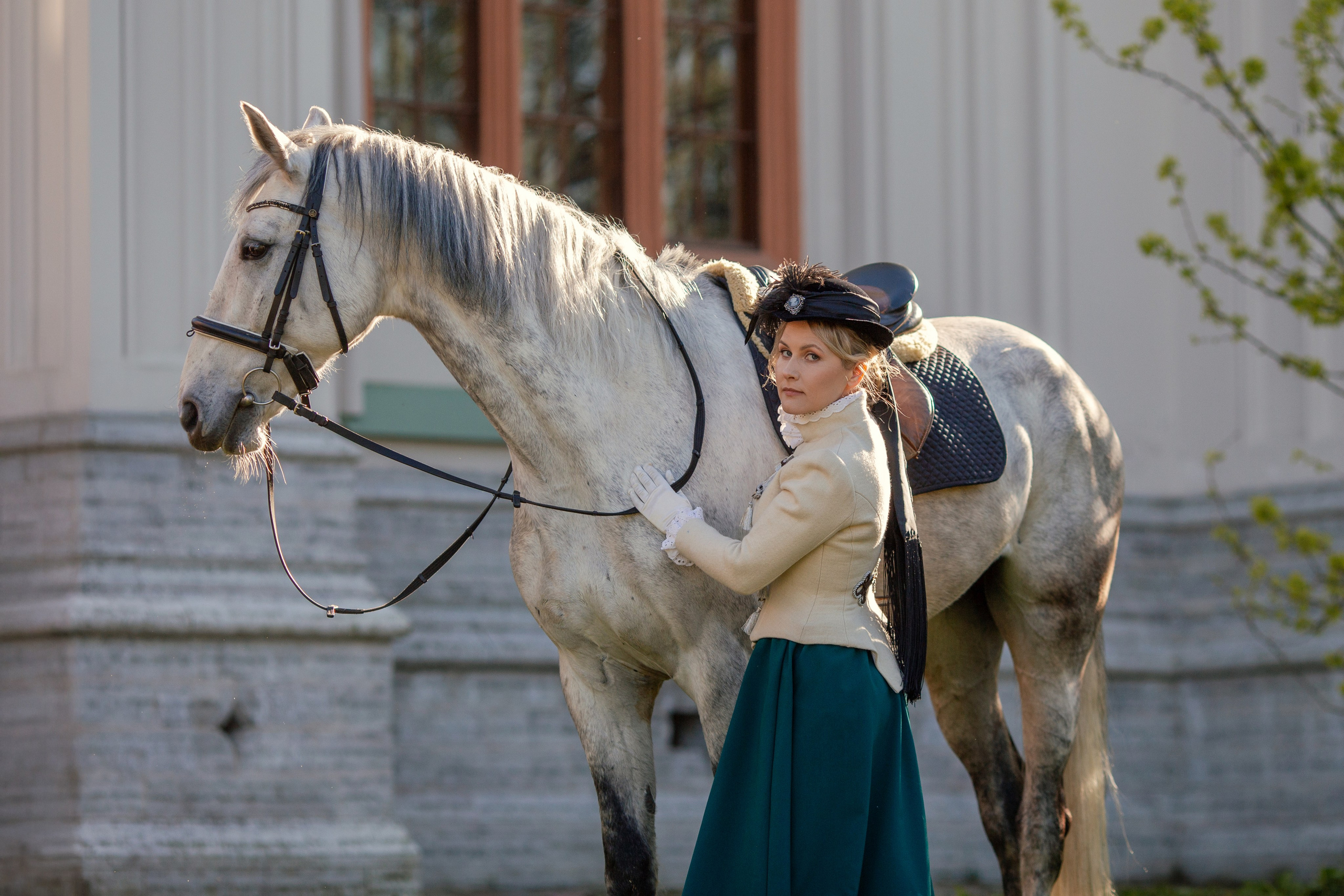 Вика и орловский рысак Павел