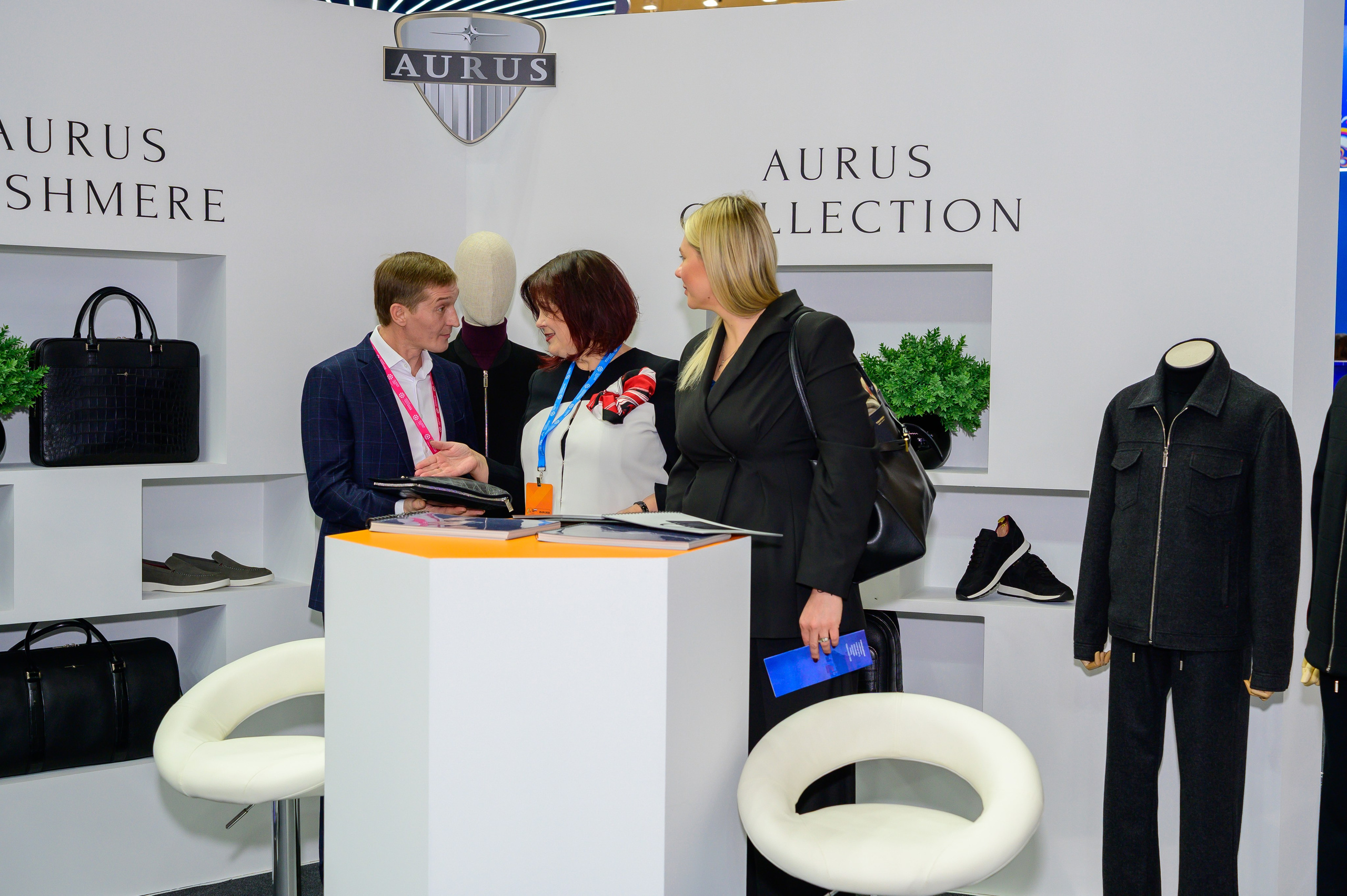 «ИННОПРОМ. Беларусь» — это международная промышленная выставка, объединяющая представителей различных отраслей промышленности, инновационных компаний, инвесторов и государственных структур. Это уникальная платформа для обмена опытом, внедрения новых идей и технологий, что способствует повышению актуальности отрасли и развитию сотрудничества между странами.#БольшаяпромышленнаянеделявМинске @belexpo_by@ph.andrey_puhach #bigindustrialweek #bigindustrialwee