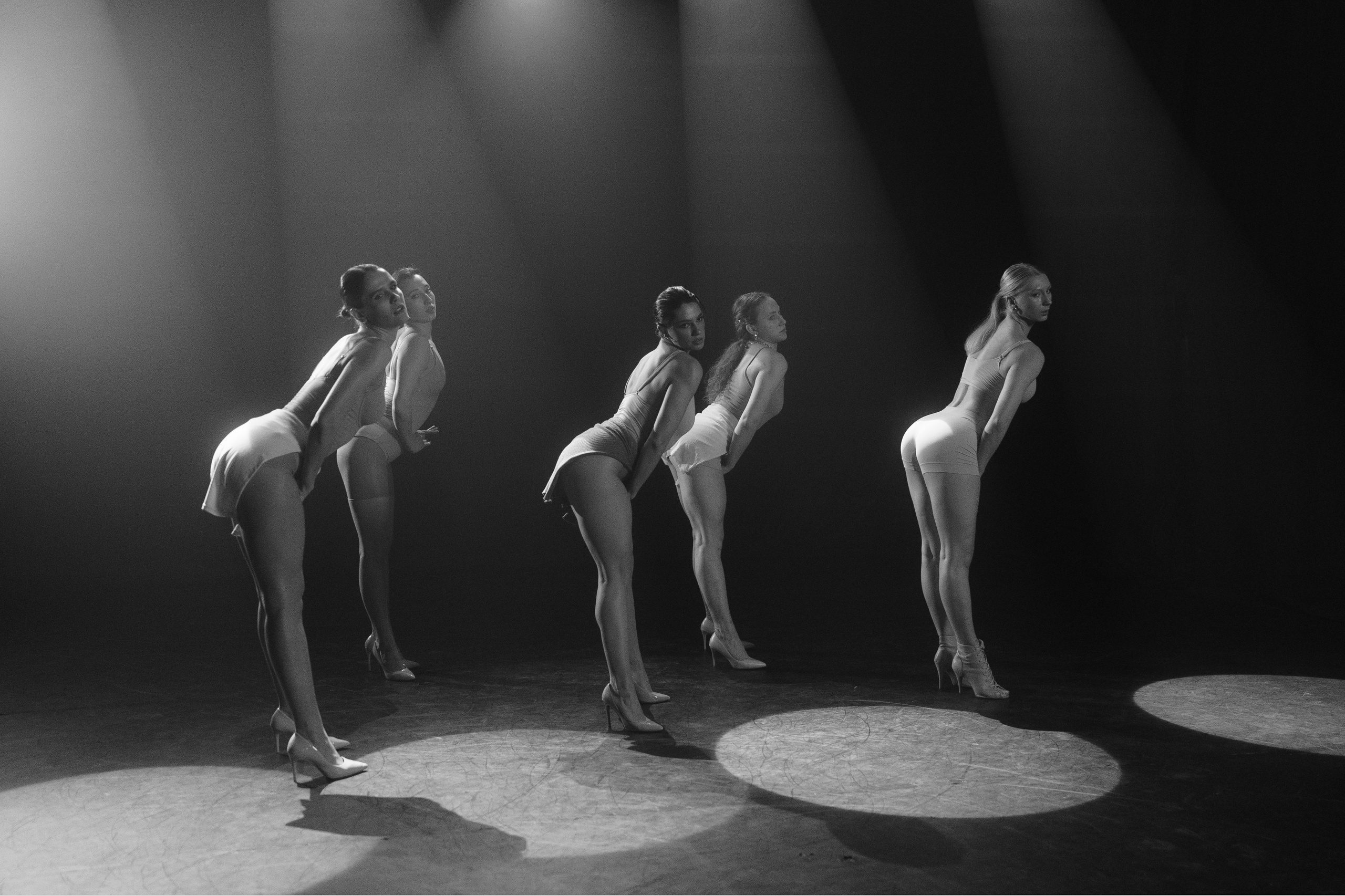 Reportage photography of dancers in the movie pavilion