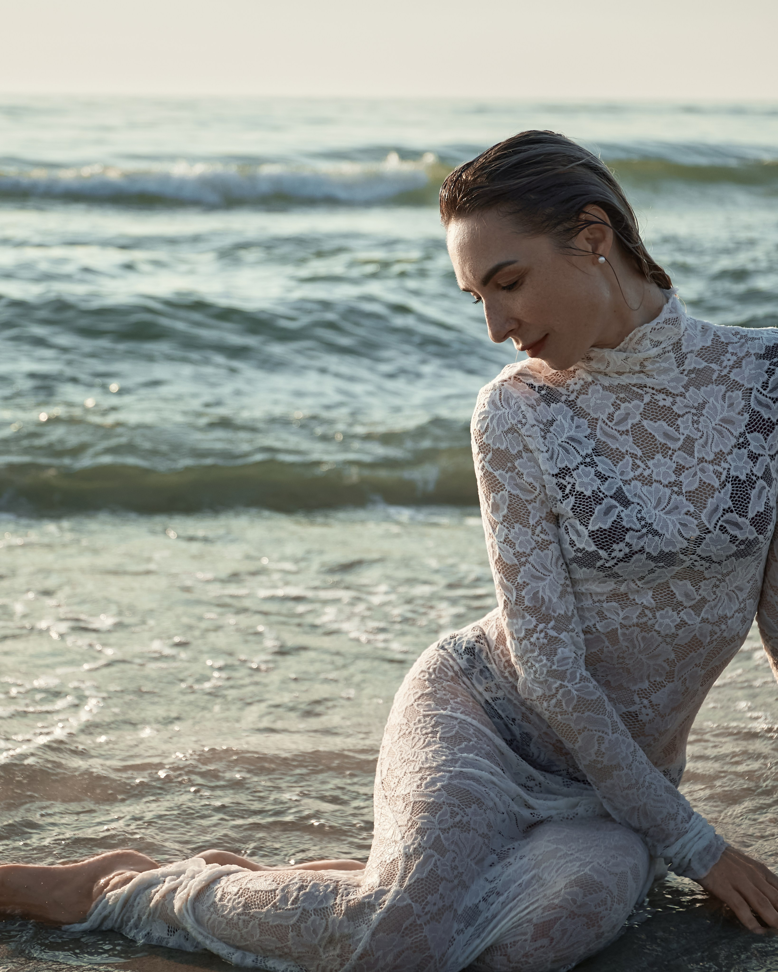 Стильная женская фотосессия портретный фотограф у моря в Зеленоградске Куршская коса Светлогорск Янтарный