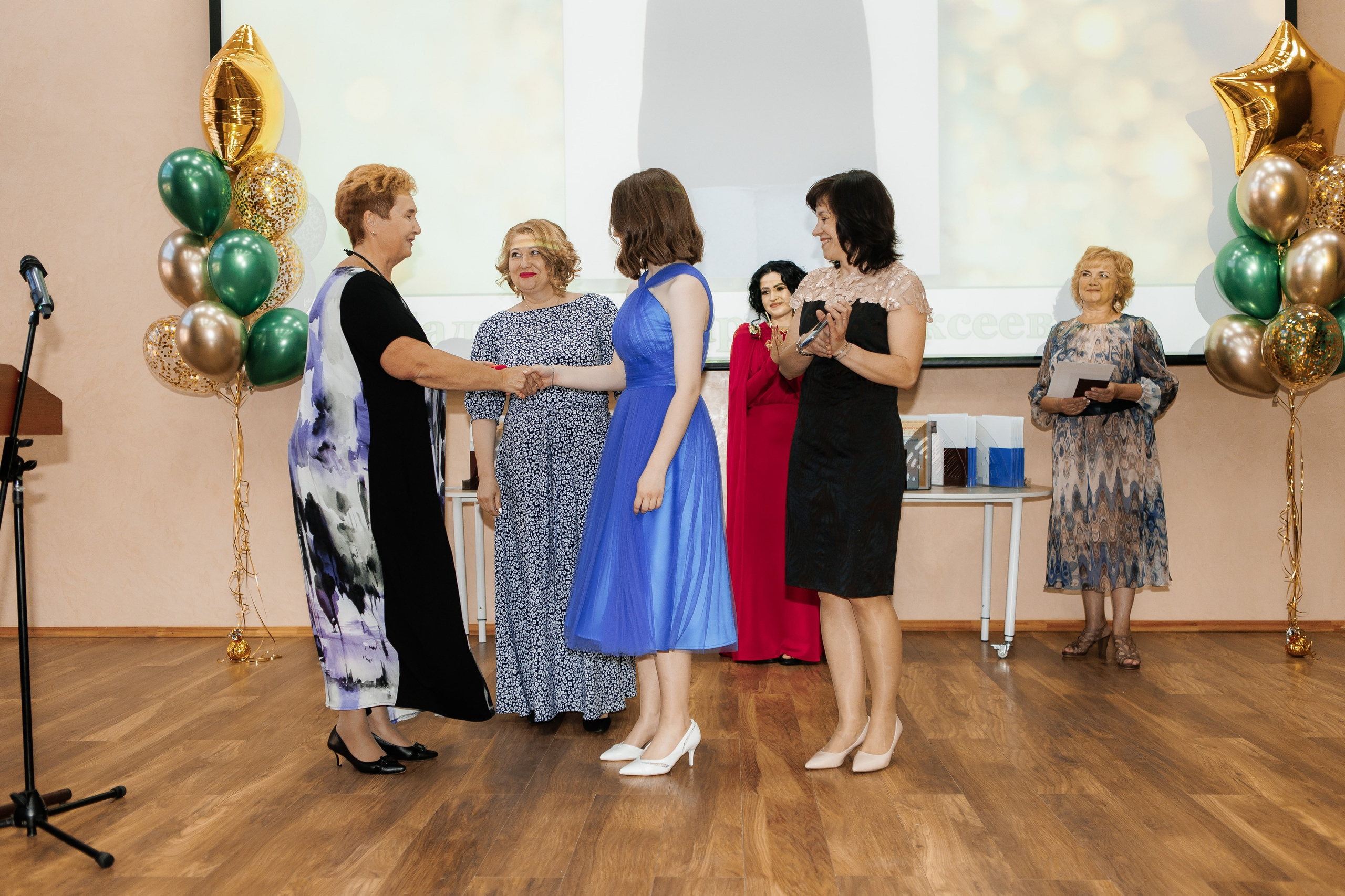 Выпускной Гимназия 12 2024 г. Свадебный и портретный Фотограф в Липецке Дмитрий Котюков