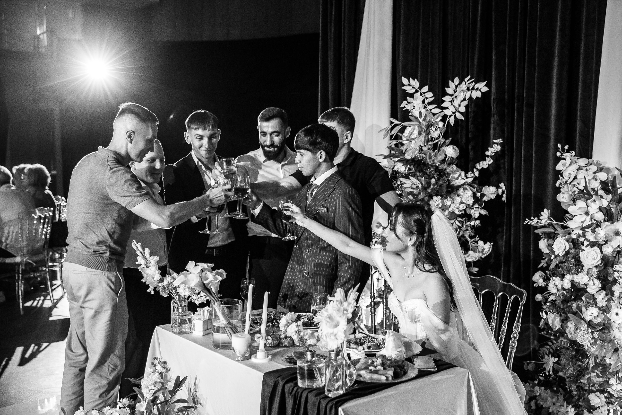 Уютная свадьба — Аскар и Катя на Марсовом поле. Свадебный фотограф в Оренбурге Илья Володьков