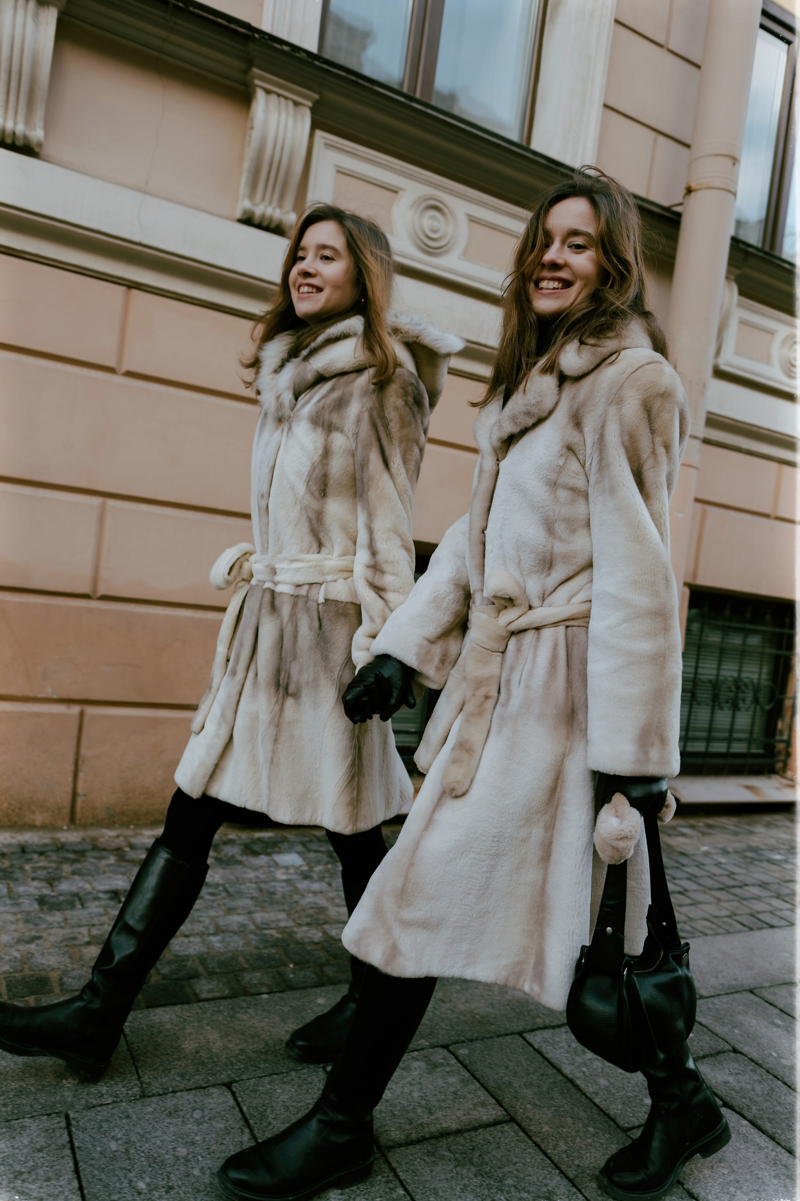 Ксения и Виктория Крюковы. Портретный и репортажный фотограф в Санкт-Петербурге Дарья Сибирякова