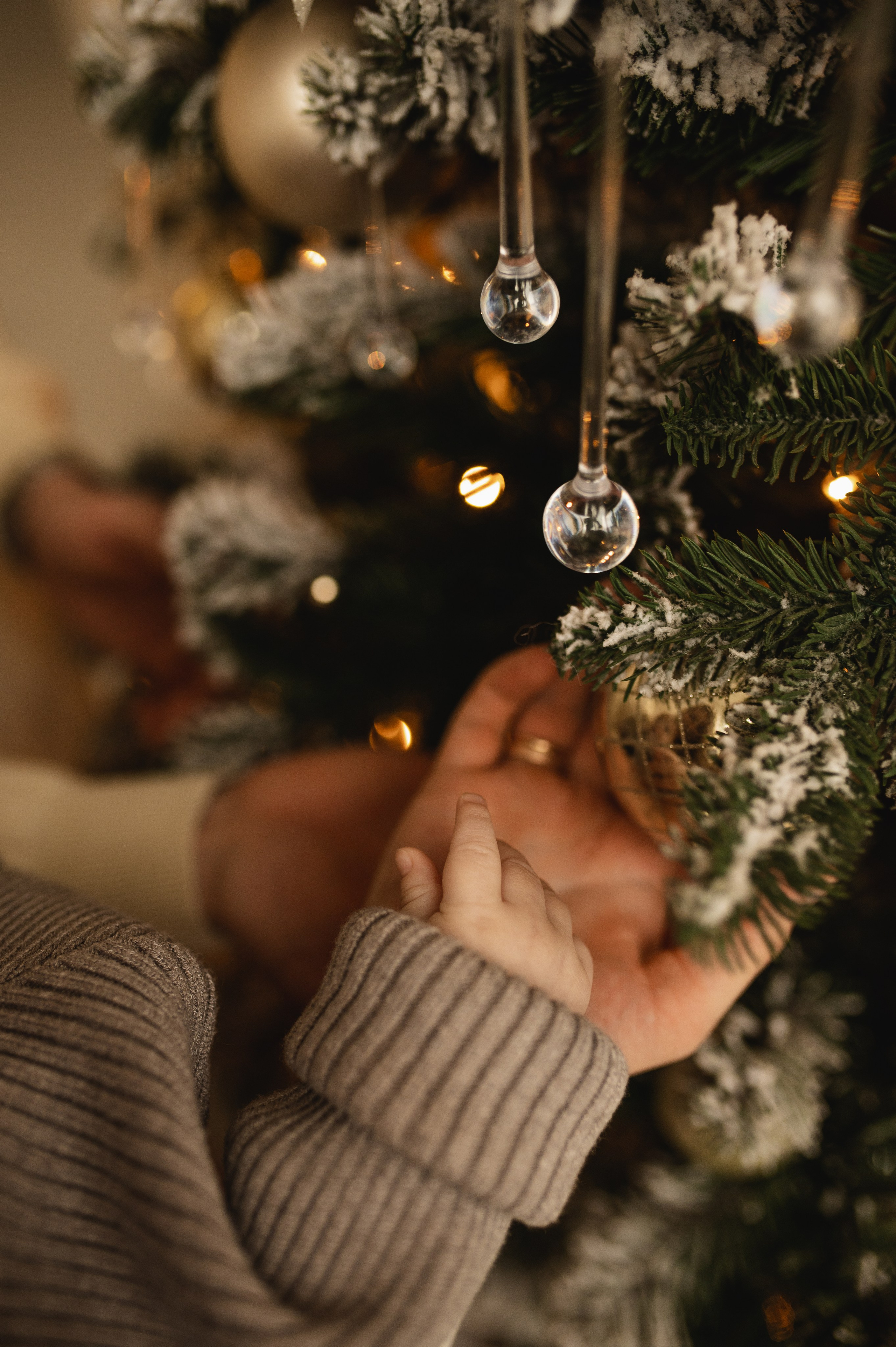 Новогодняя фотосессия в студии с малышом 6 месяцев в Бутово. Семейная фотосессия Бутово Москва фотограф Алина Морщагина