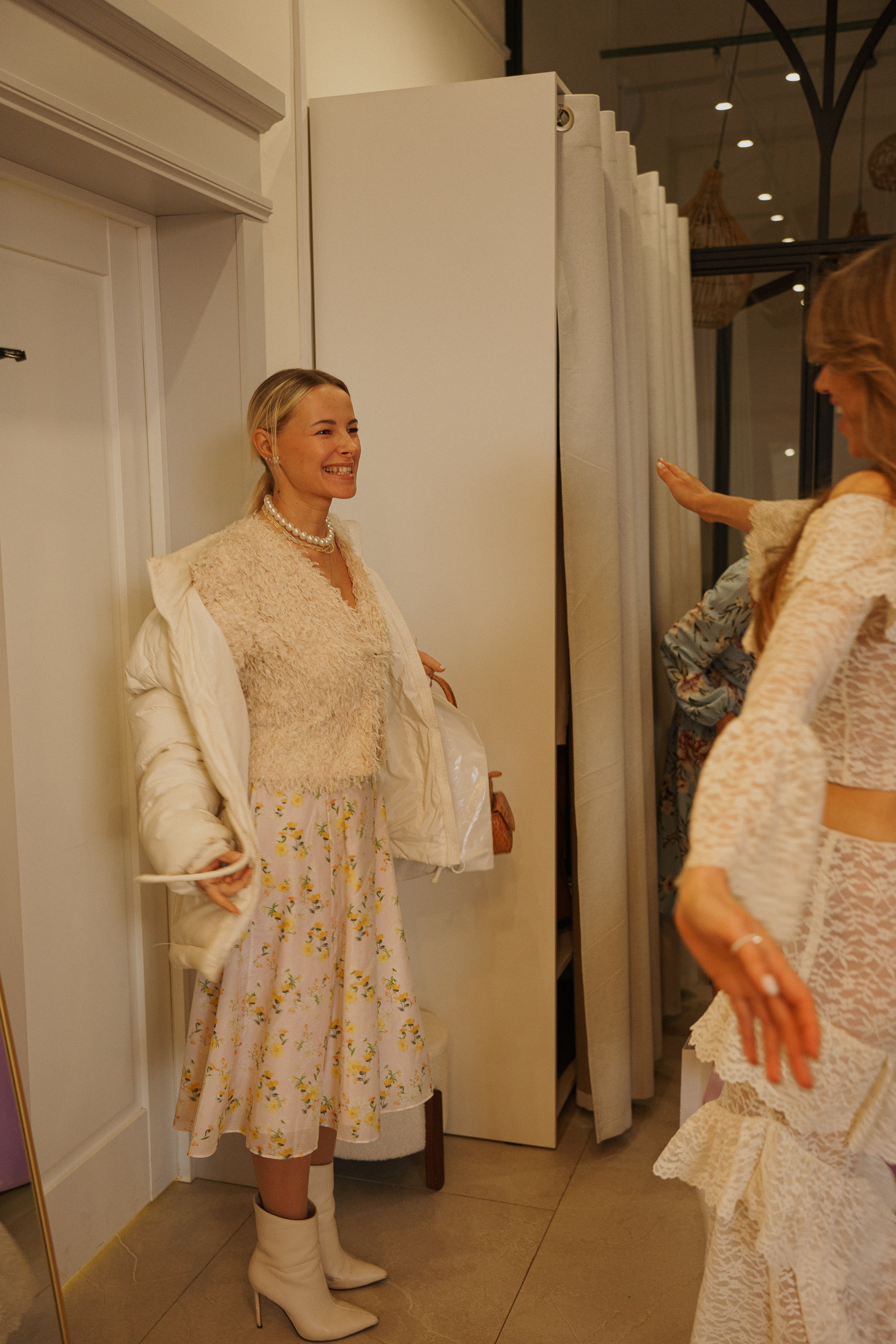 ВЕСЕННИЙ БРАНЧ. Женский портрет