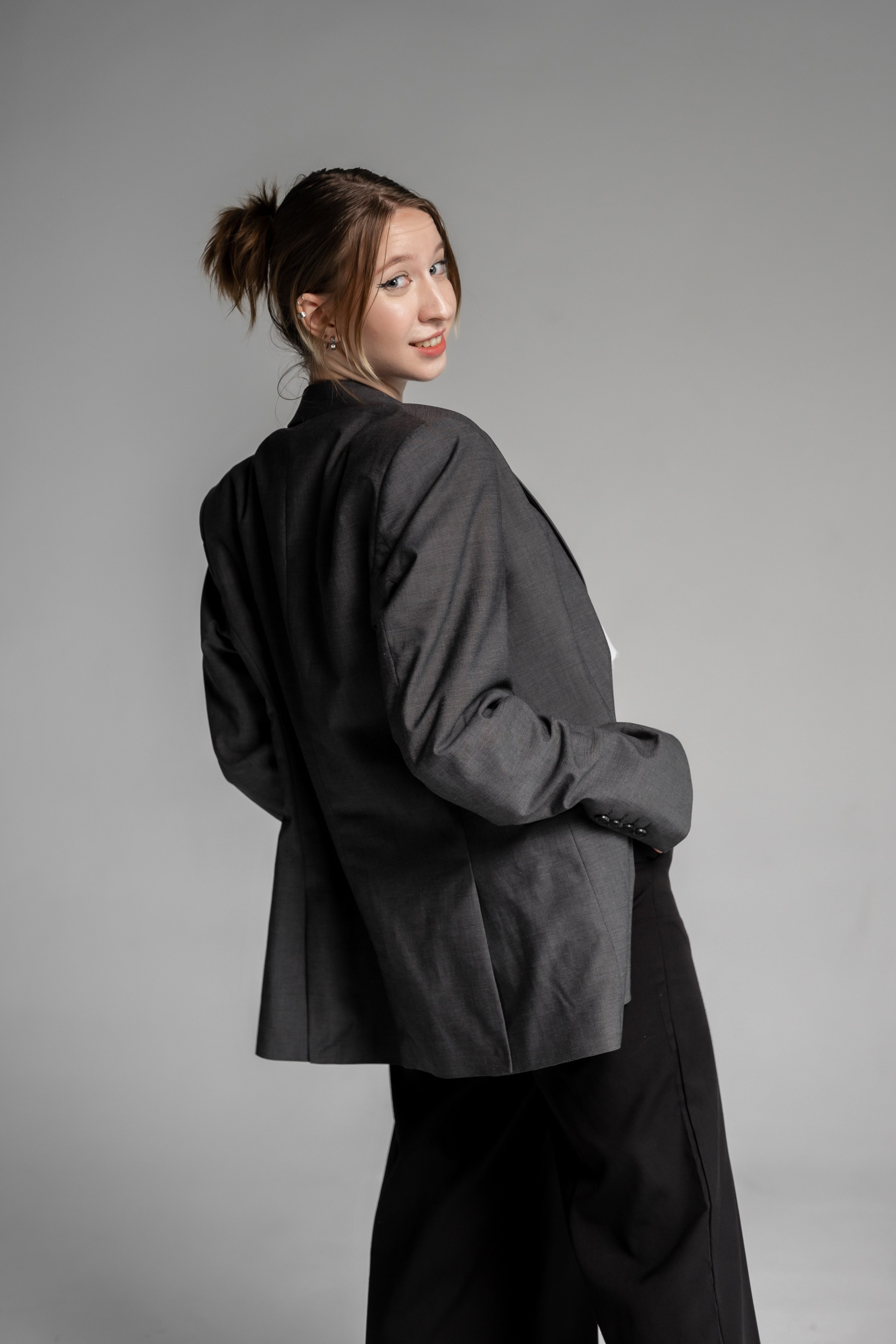 Портреты в студии на белом фоне. Ольга Плаксина фотограф в Саратове