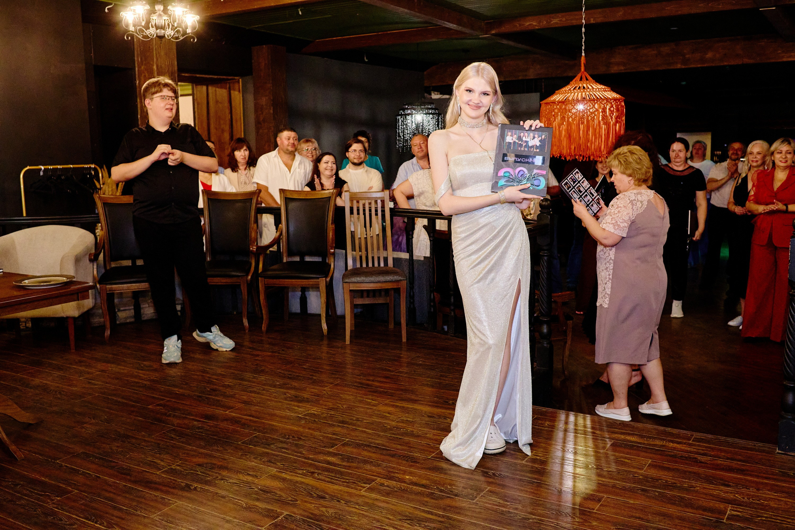 Выпускной 35 Сош. Фотограф Выпускные альбомы Таганрог Сергей Коробченко