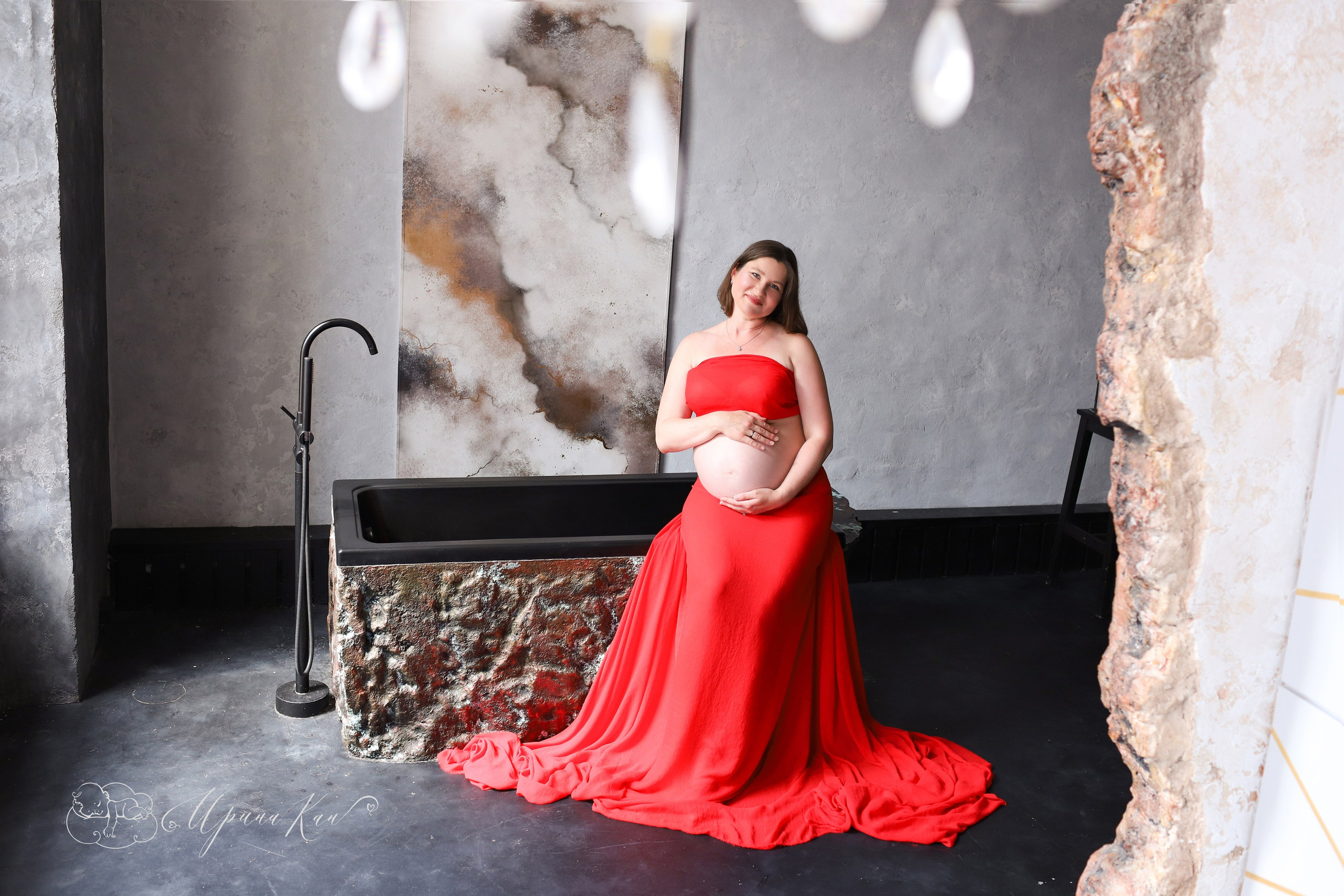 Фотосессия беременных ванна с цветами. Ирина Кан Фотограф новорожденных в Екатеринбурге