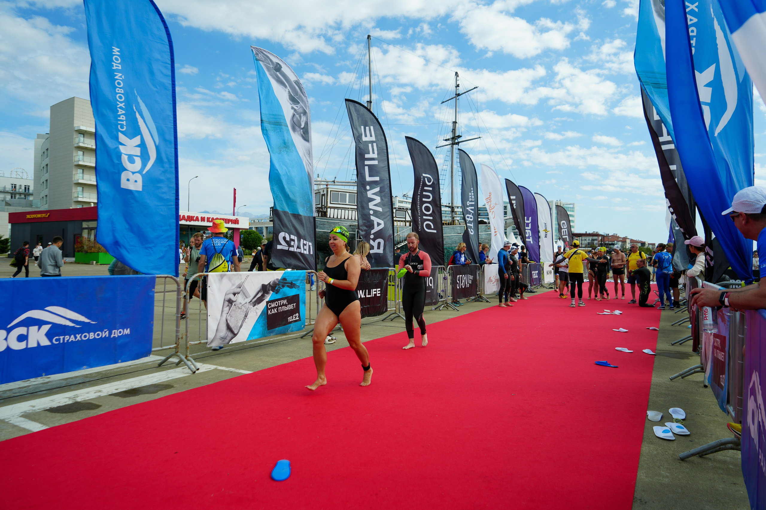 Фотоотчет партнерской интеграции для компании TELE2 на фестивале Ironstar. Репортажный фотограф в Красной Поляне и Сочи Павлюченко Екатерина