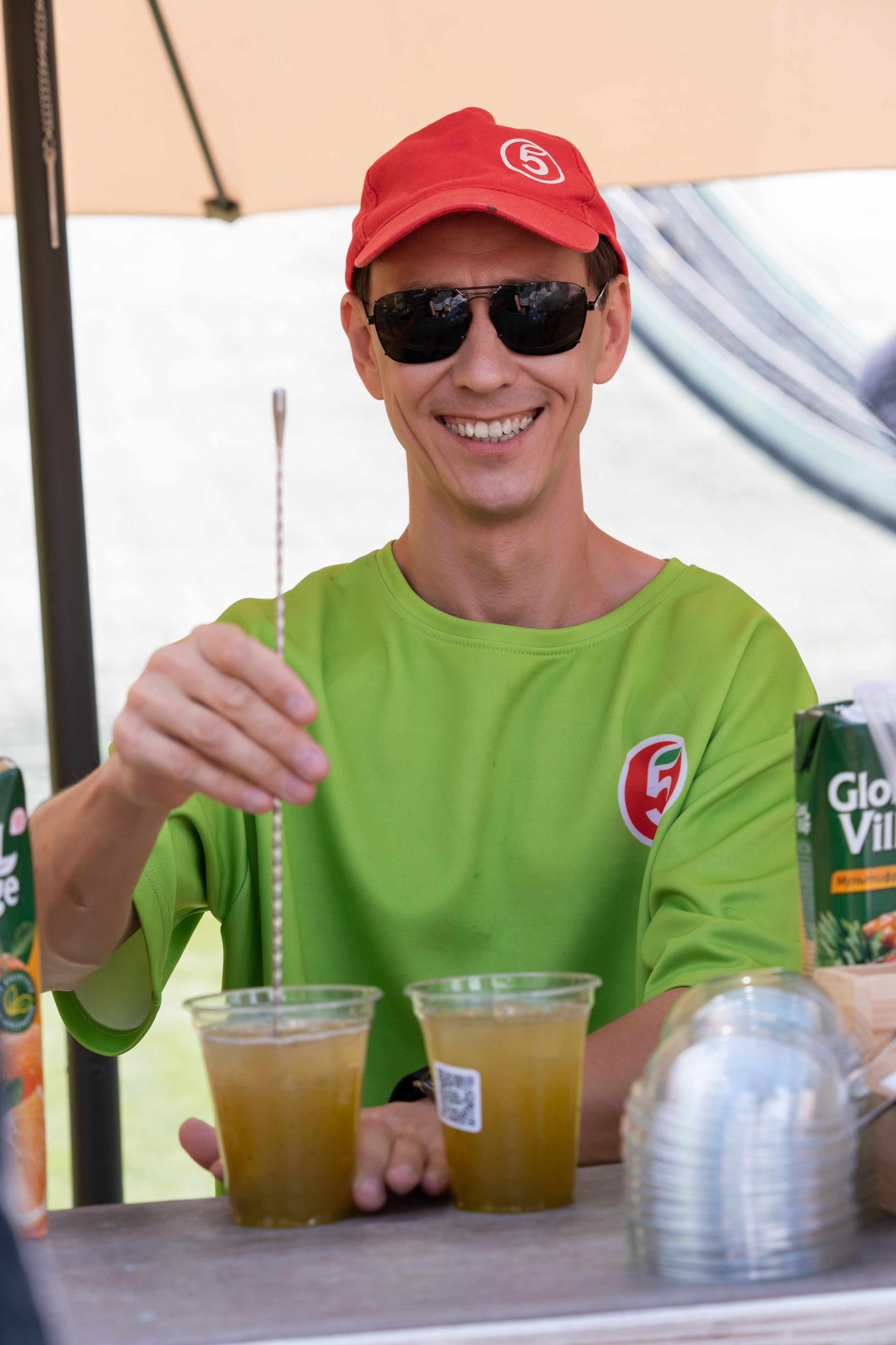 Фотоотчет партнеской интеграции для сети «Пятерочка» на фестивале «Grounded». Репортажный фотограф в Красной Поляне и Сочи Павлюченко Екатерина