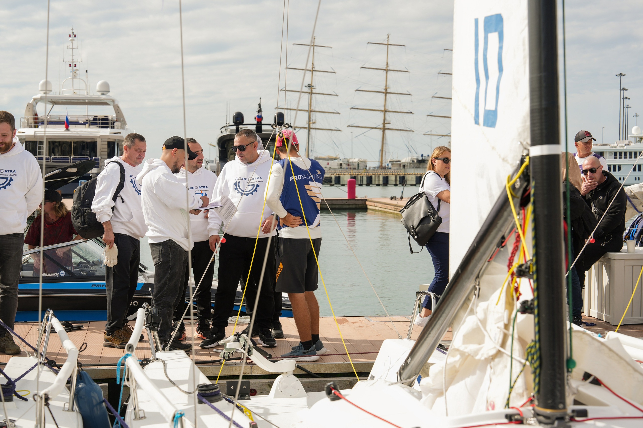 Яхтенная регата для компании Агрегатка. Репортажный фотограф в Красной Поляне и Сочи Павлюченко Екатерина