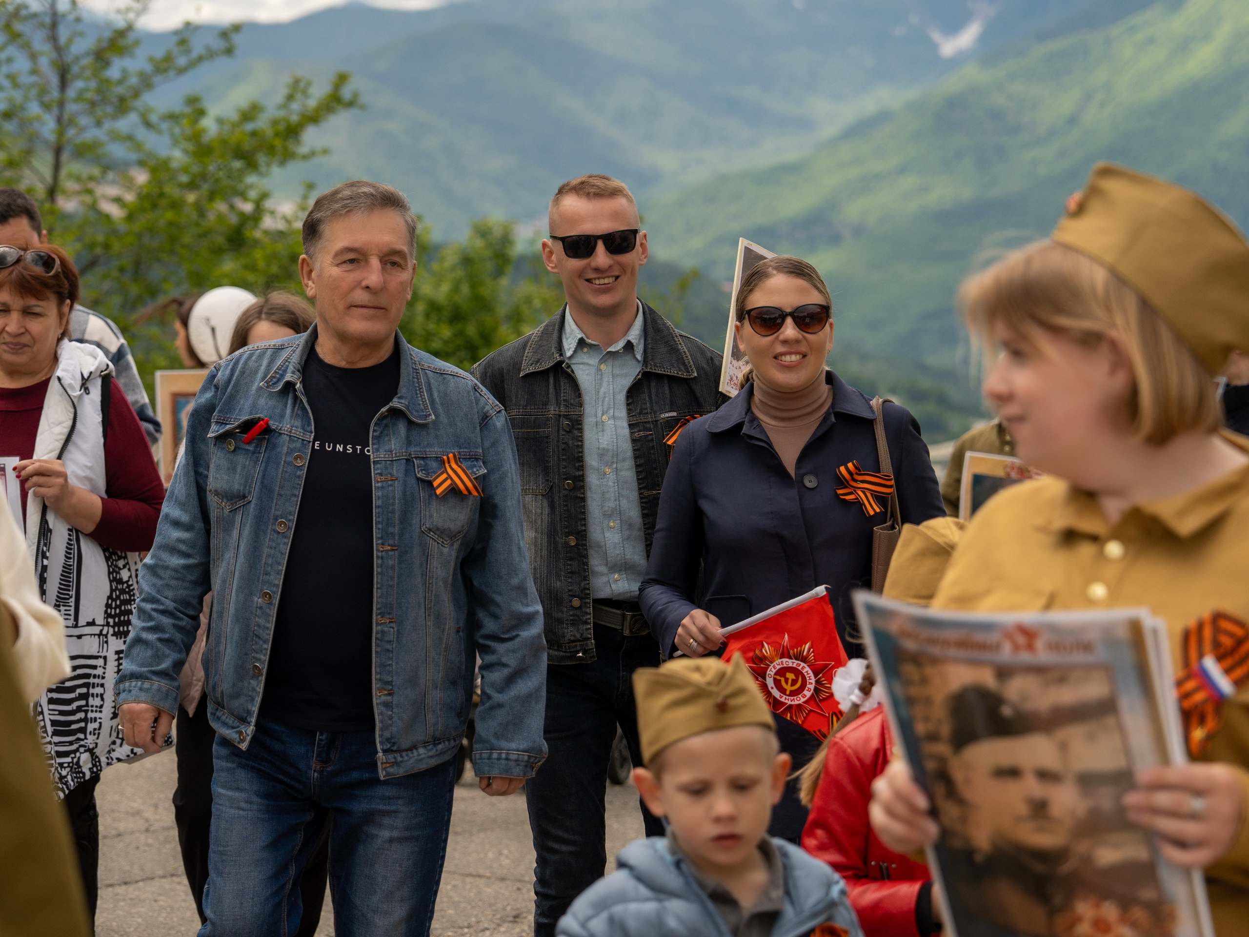 Шествие бессмертного полка 9 мая 2024 Rosa Springs. Репортажный фотограф в Красной Поляне и Сочи Павлюченко Екатерина