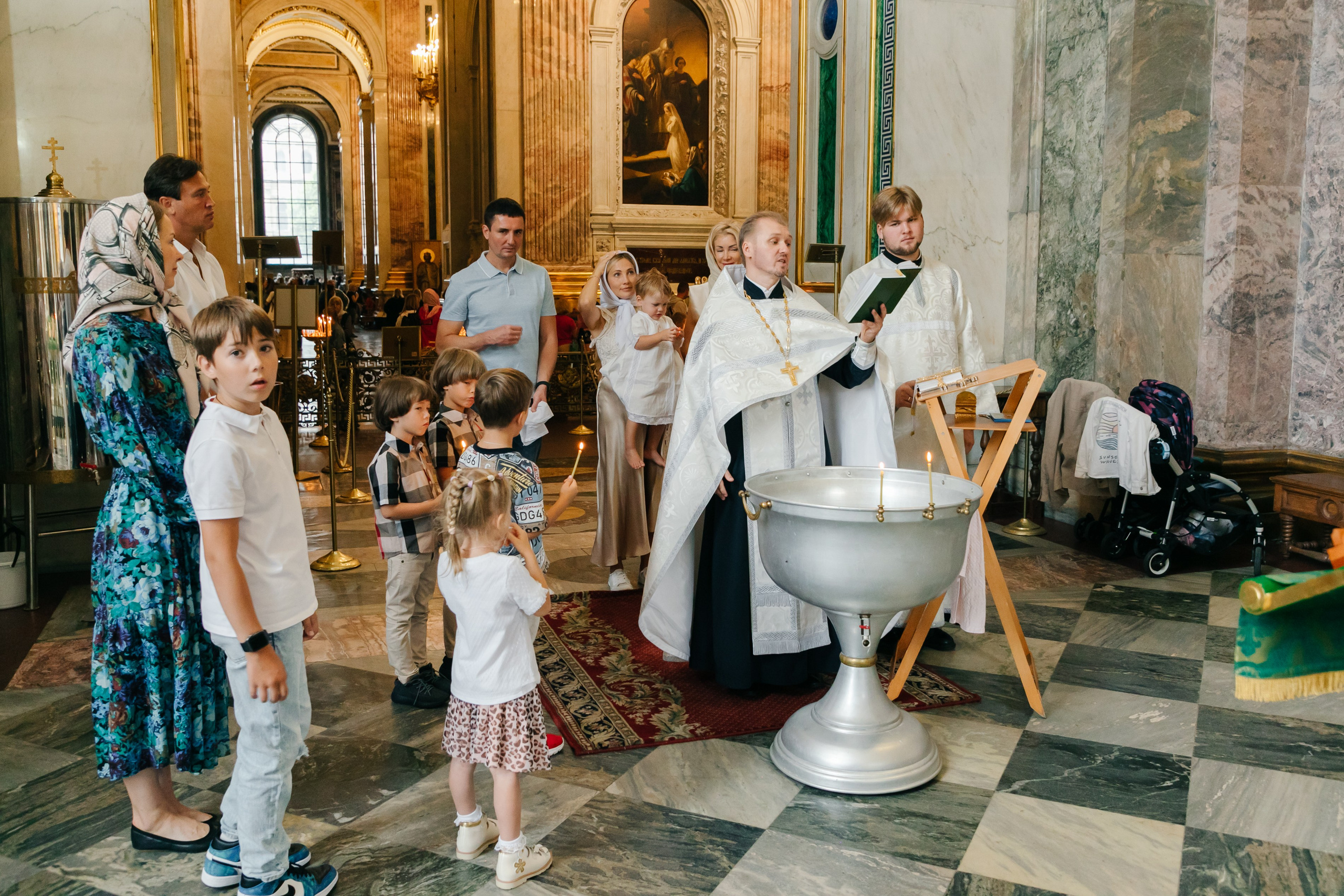 Крещение ребенка в Исаакиевском соборе СПб, крещение в церкви цена, крещение ребенка цена в спб невский район, можно крестить в исаакий, крещение в исаакиевском соборе санкт-петербурга 2023, как и где покрестить ребенка в спб, как записаться на крестины ребенка в исаакиевском соборе, фотограф на