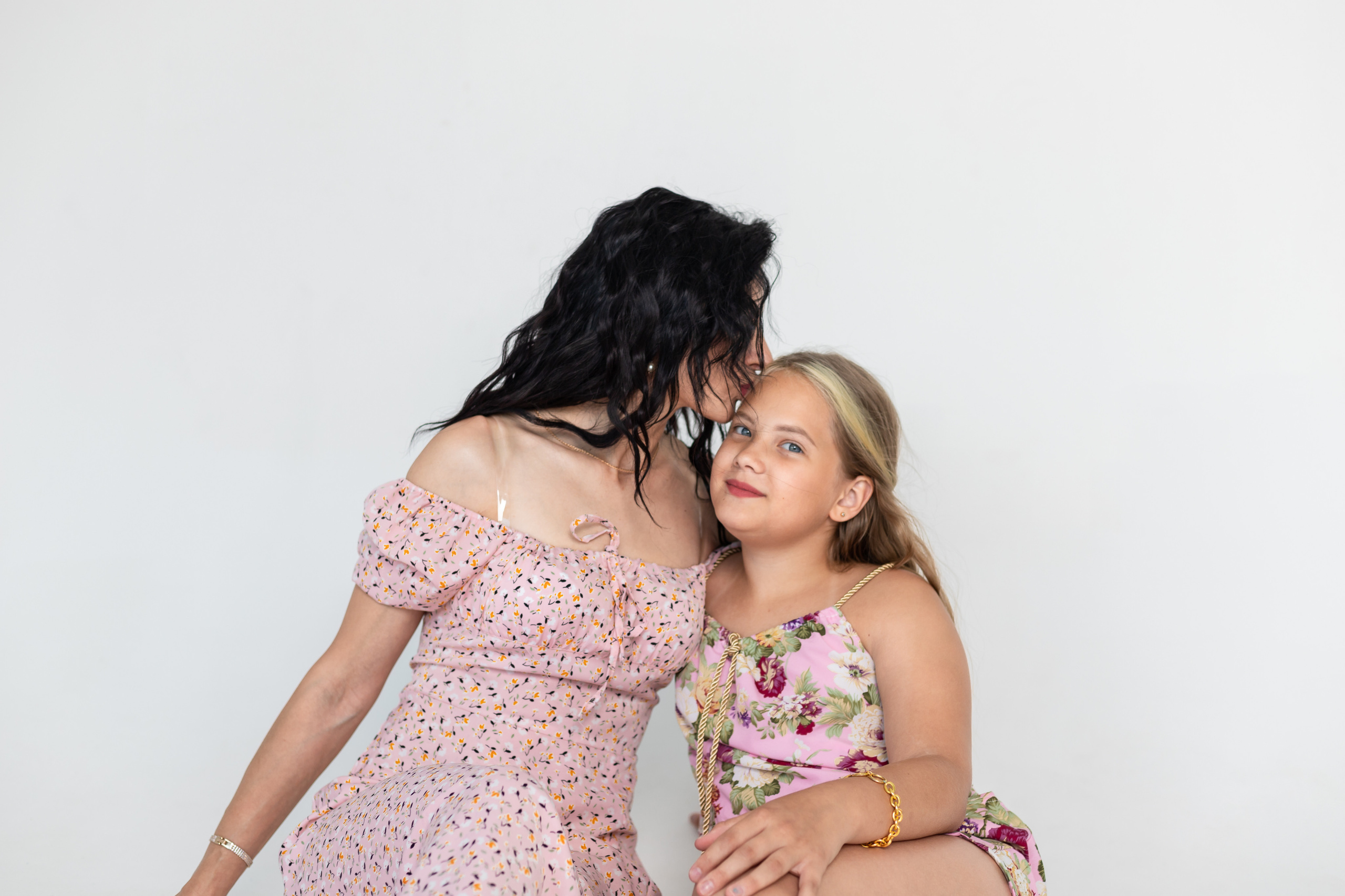 Семейная фотосессия в студии. Фотограф Семикаракорск Евгений Нагорский Семикаракорске