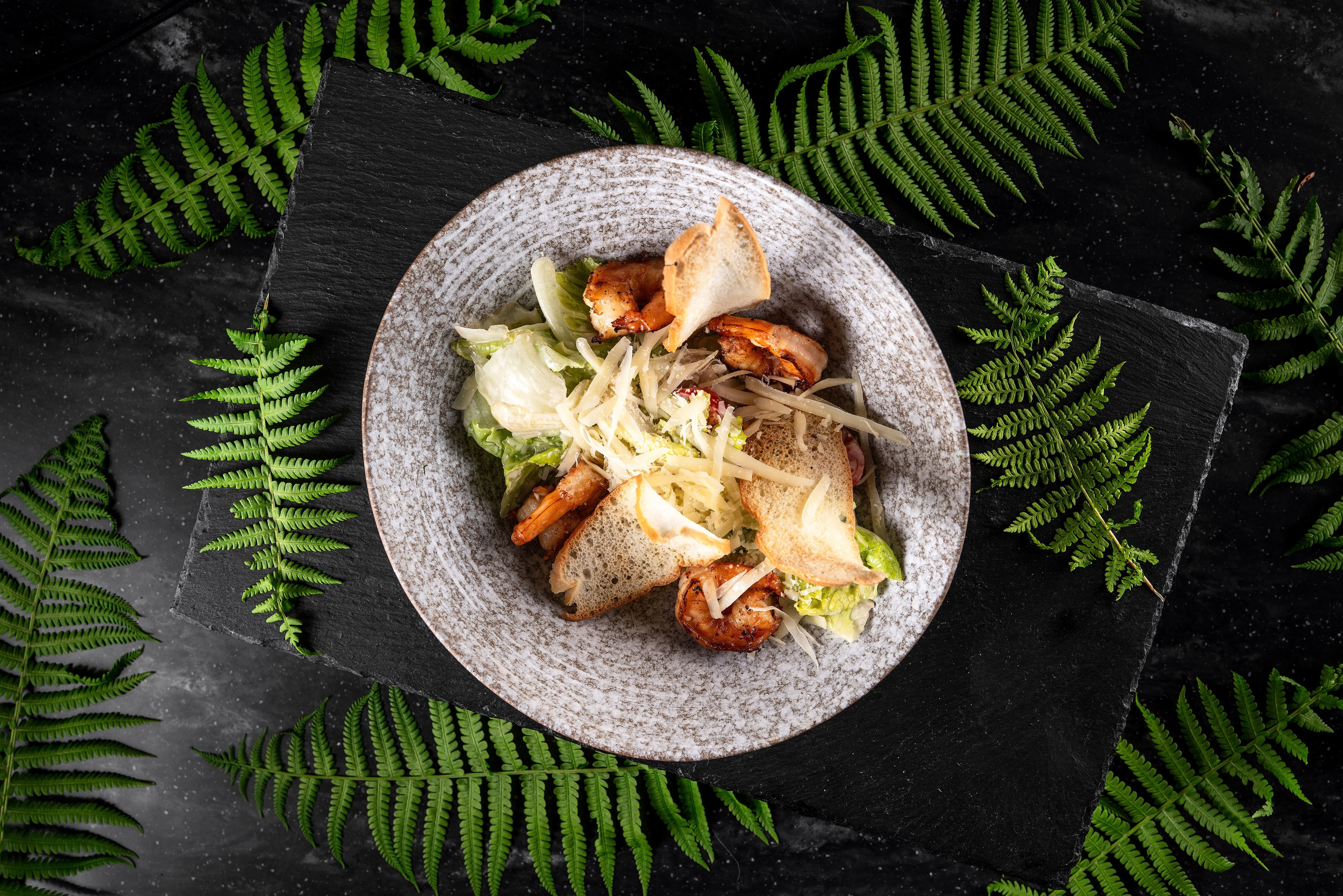 Ресторан в лесу Сочи. Фотограф Сочи