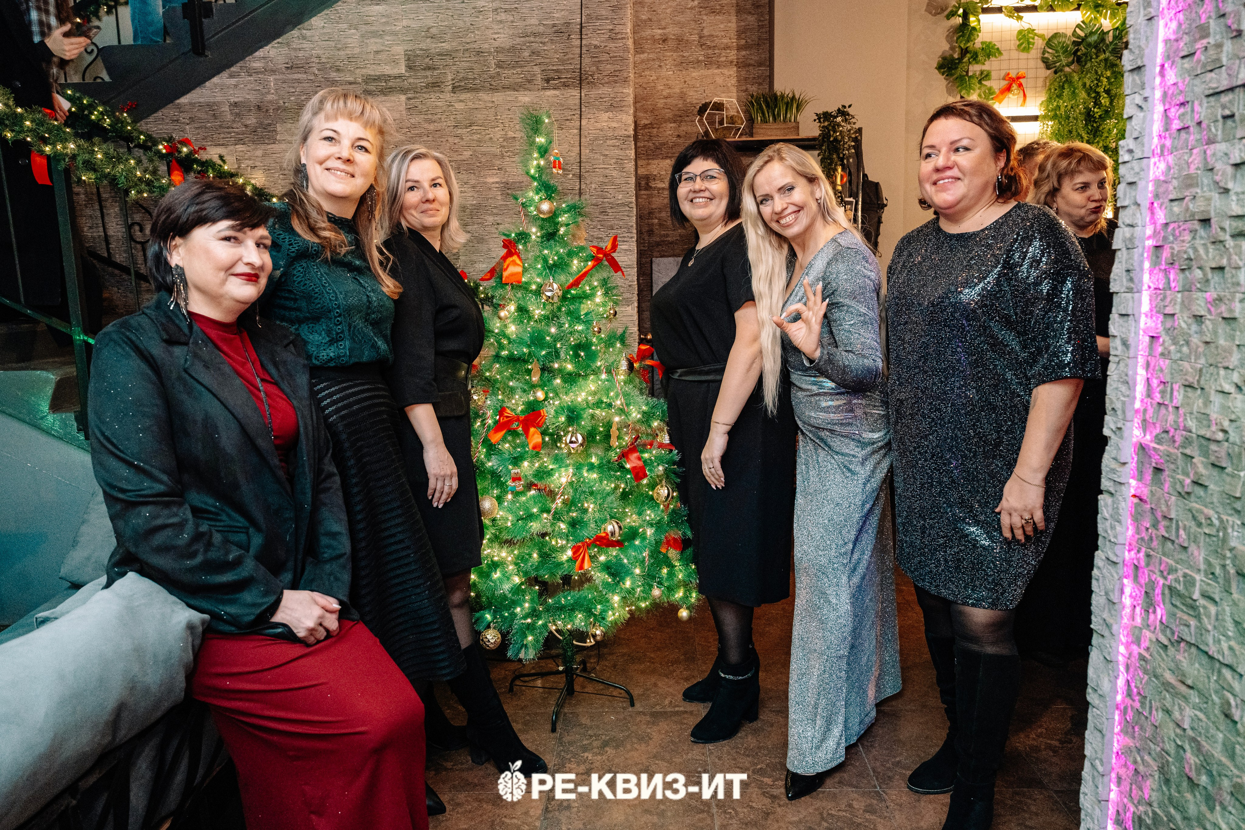 Реквизит — квиз в Зеленодольске и Волжске ZR cafe. Свадебный фотограф в Казани, и Зеленодольске Радик Мухаметов