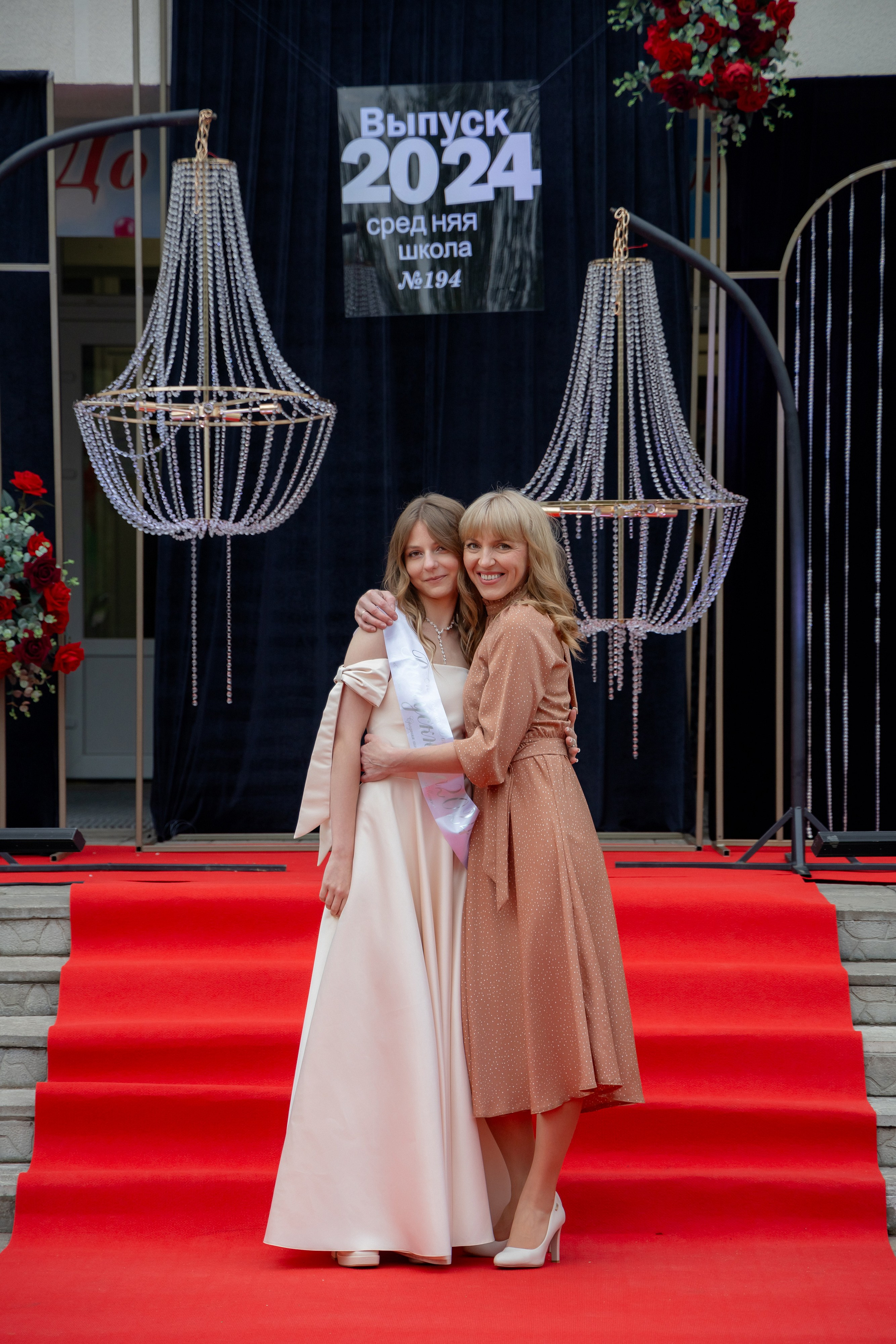 Школьный выпускной 2024 год в Соколе (Минск). Свадебный фотограф в Минске/Беларуси Сергей Спиридонов