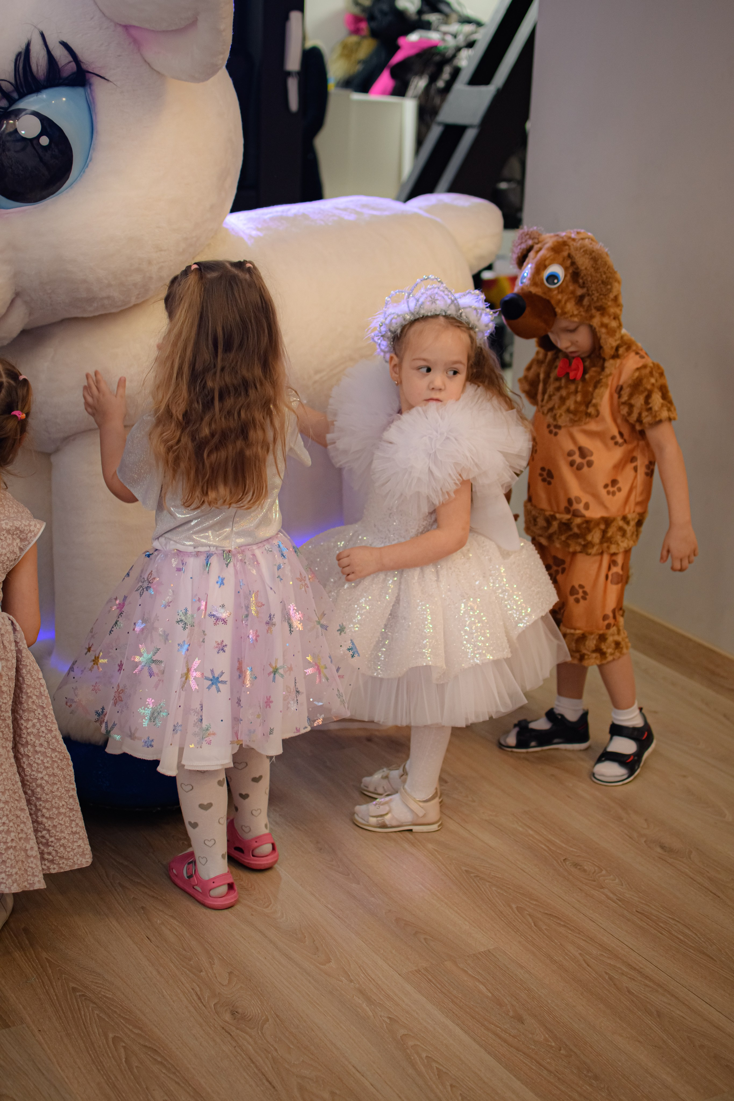 HAPPY NEW YEAR. Photokarish