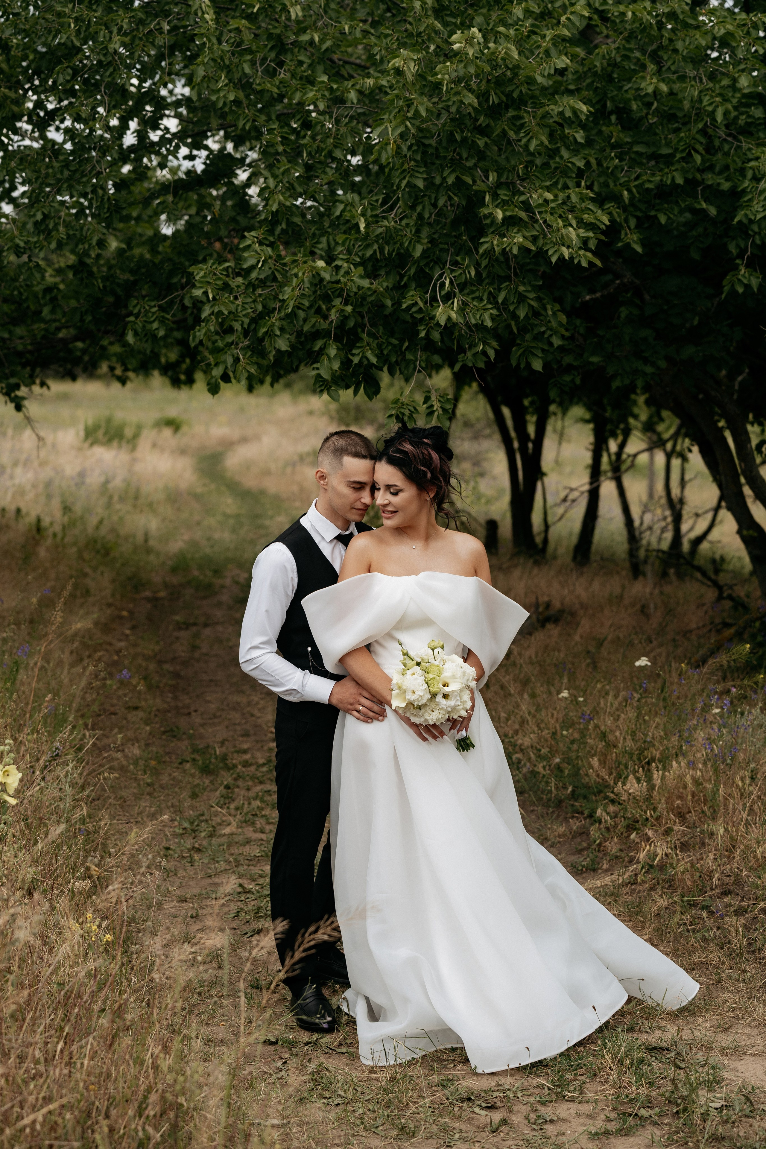 Профессиональная свадебная фотосессия в старой Анапе - кадры с душой