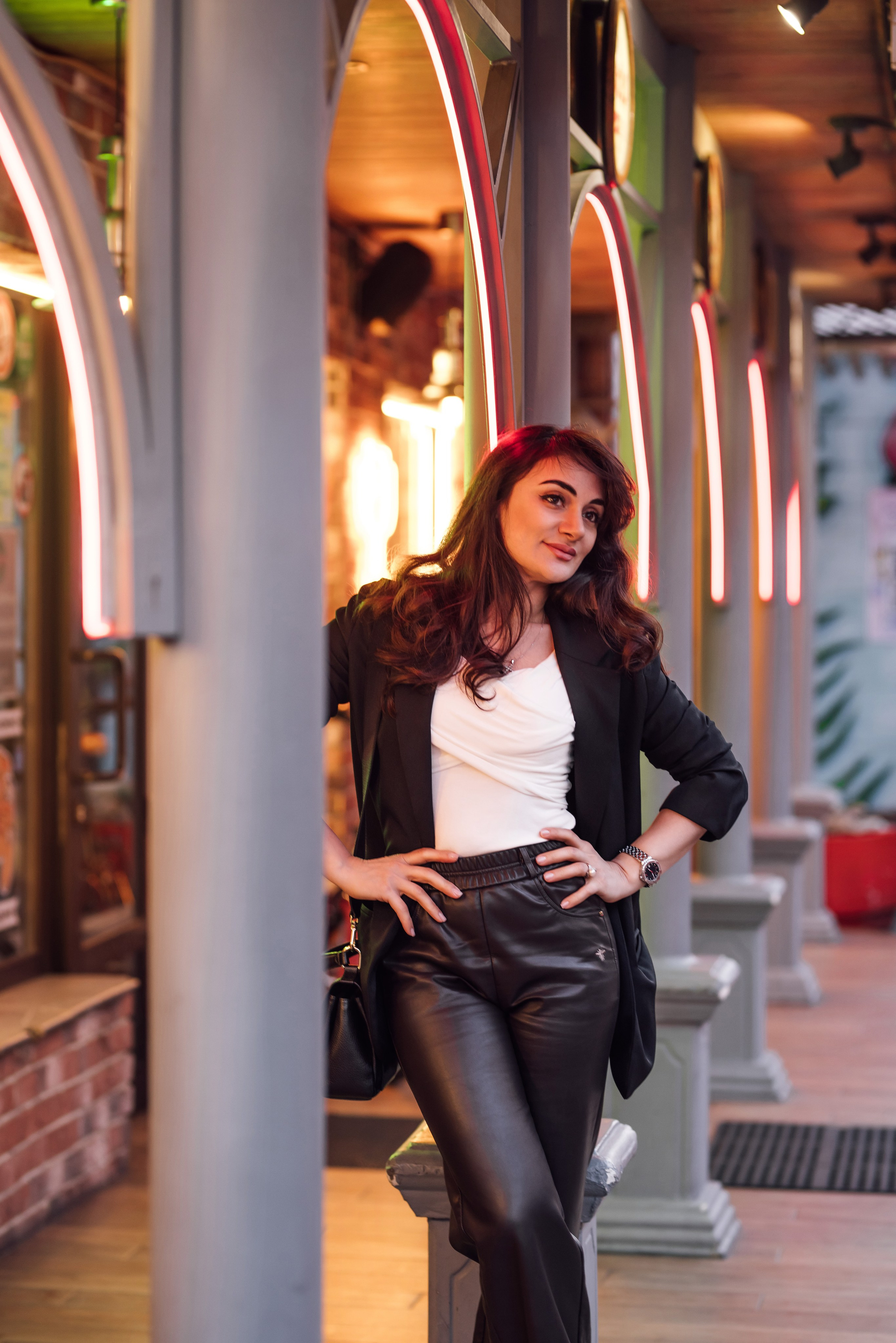 Мама и дочь, осенняя городская прогулка. Фотохудожник Наталия Кирсанова