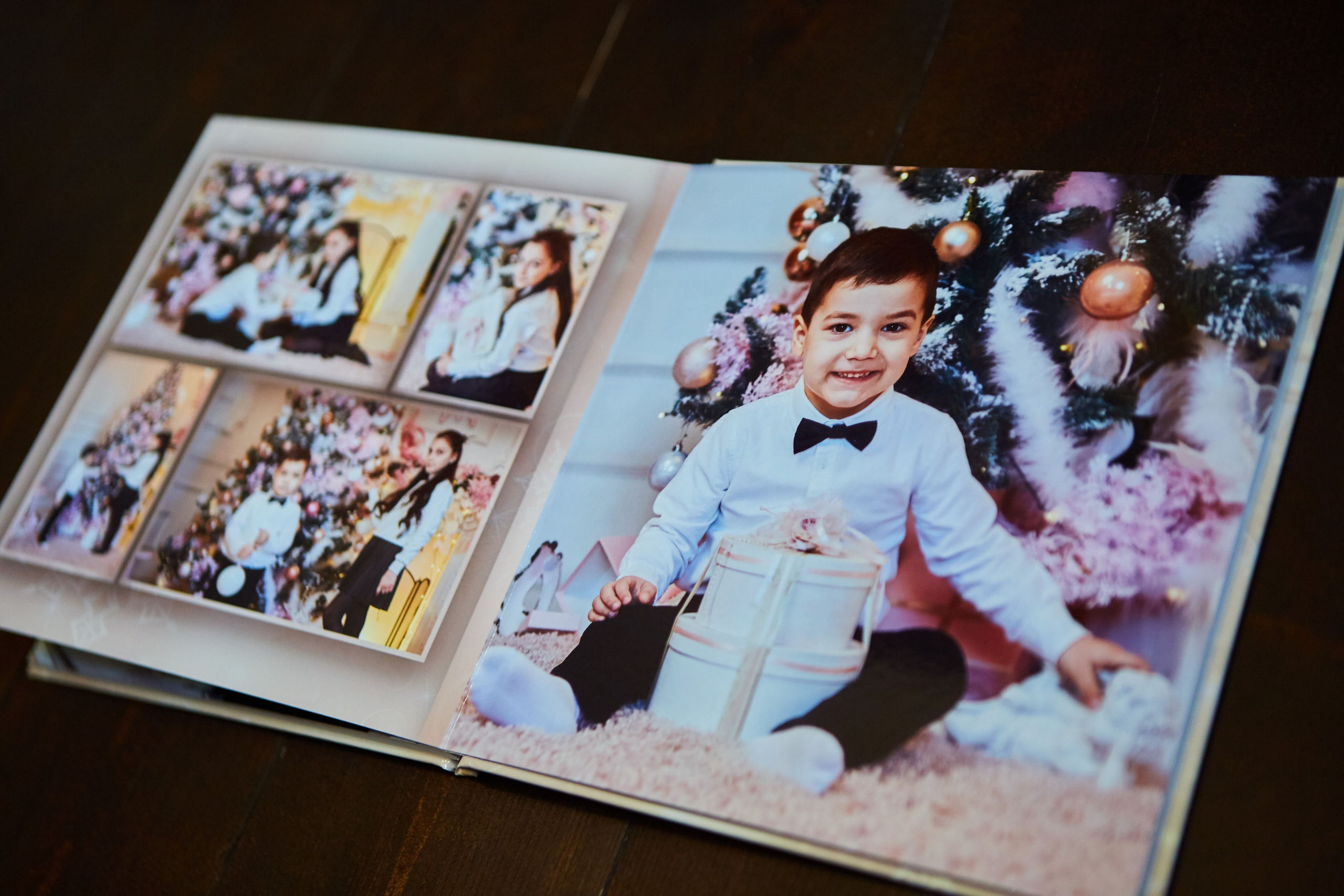 Трое красивых деток в стильном новогоднем интерьере. Фотохудожник Наталия Кирсанова